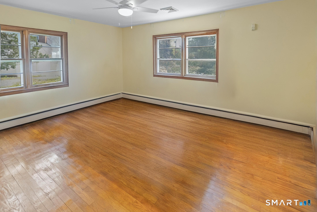 22 Jordan Terrace, Great Neck, Waterford, CT 06385