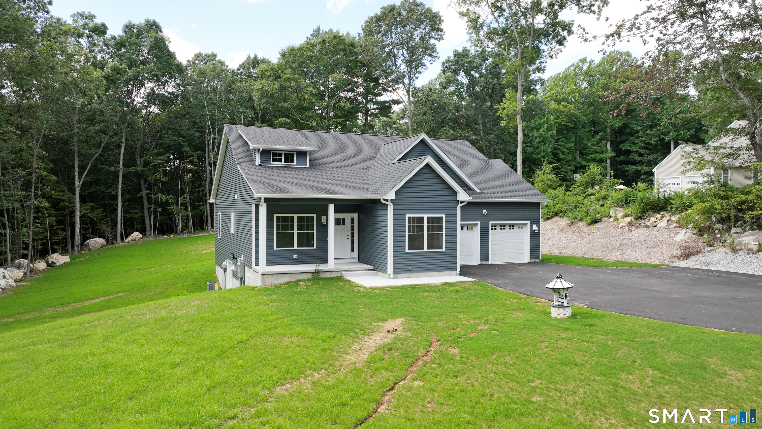 283 Windham Avenue photo 34
