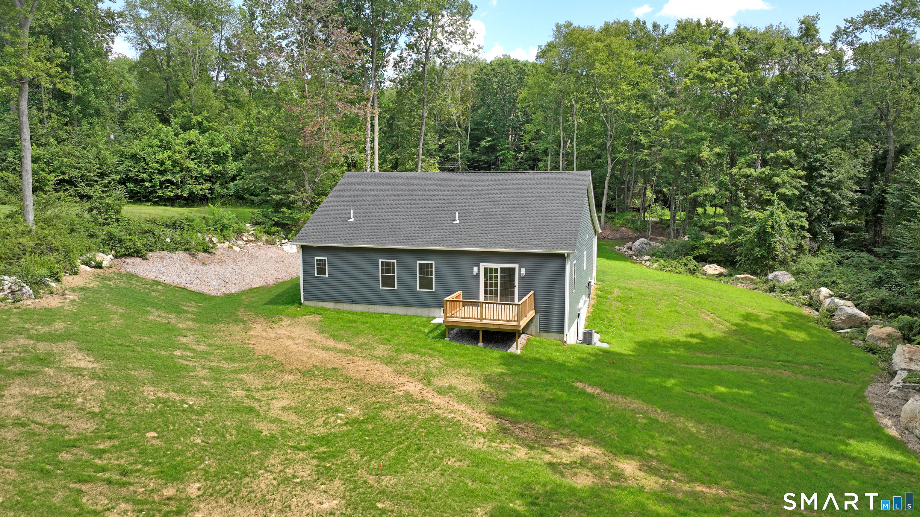 283 Windham Avenue photo 35
