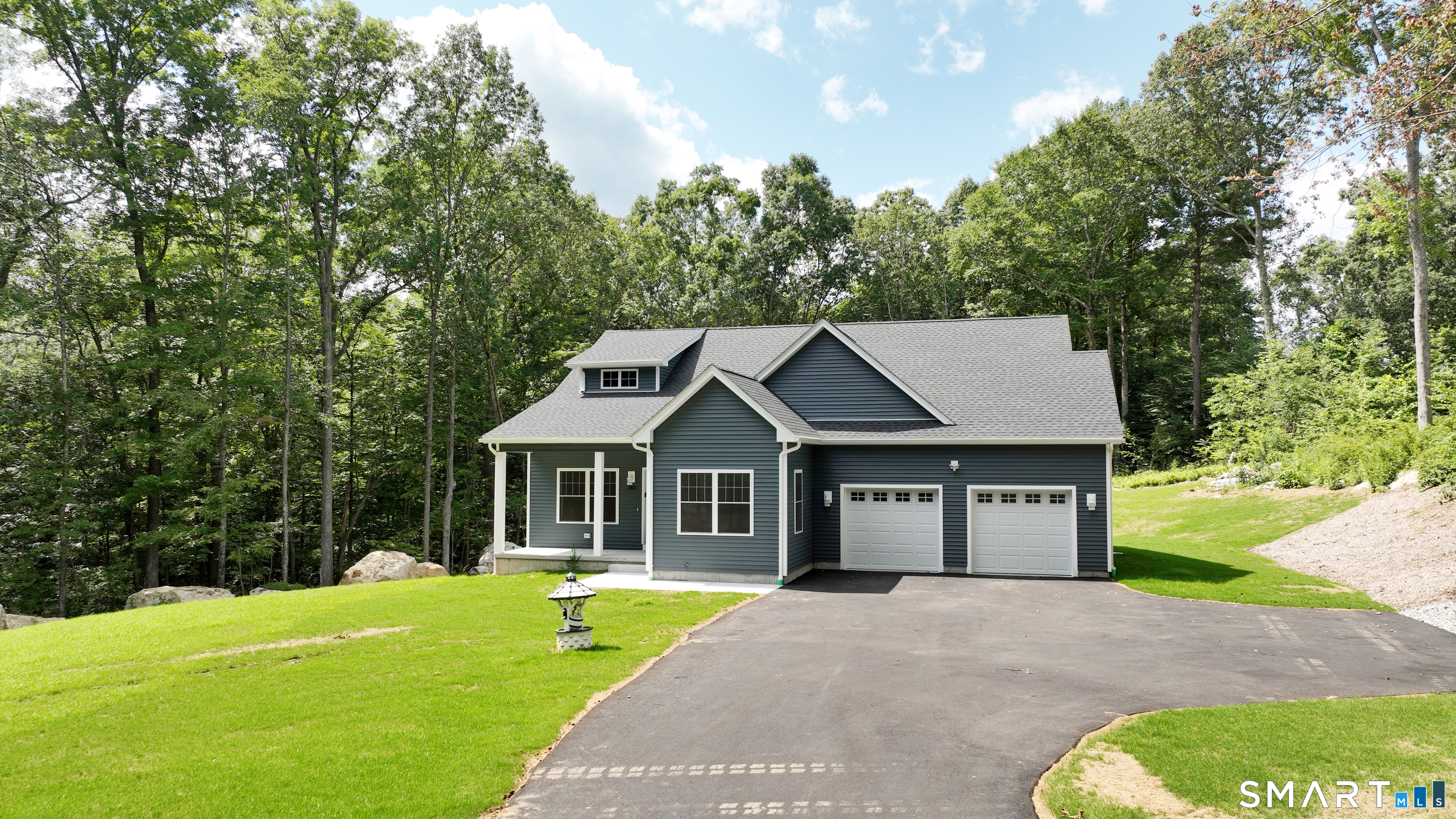 283 Windham Avenue photo 38