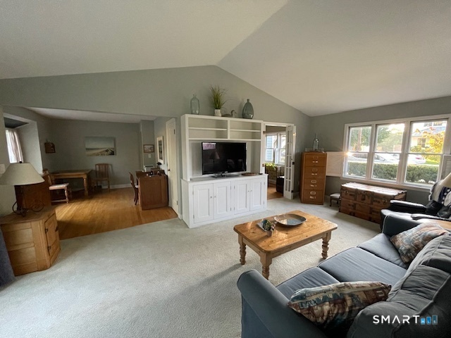 402 Riverside Drive photo 9