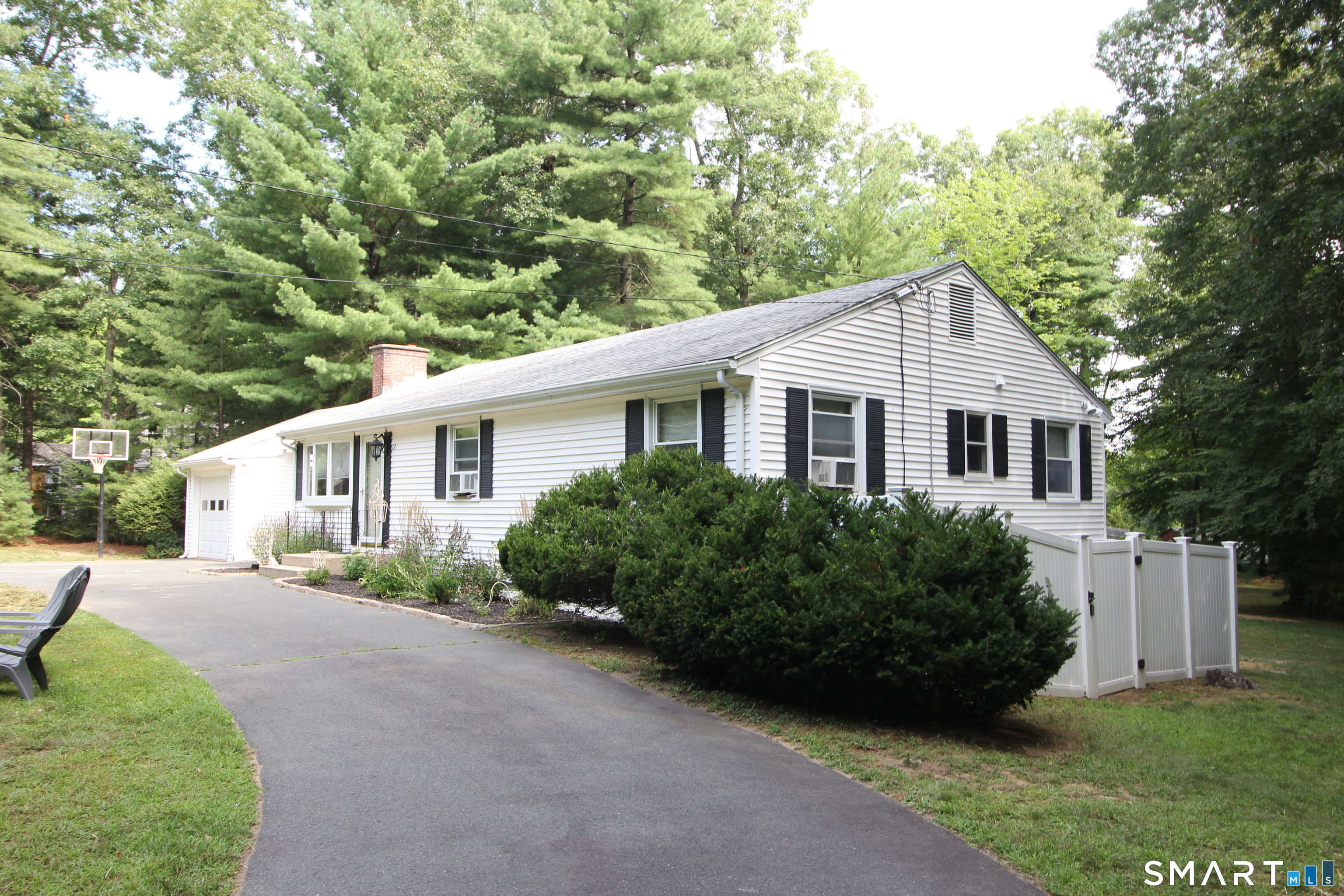 12 Oakwood Drive photo 2