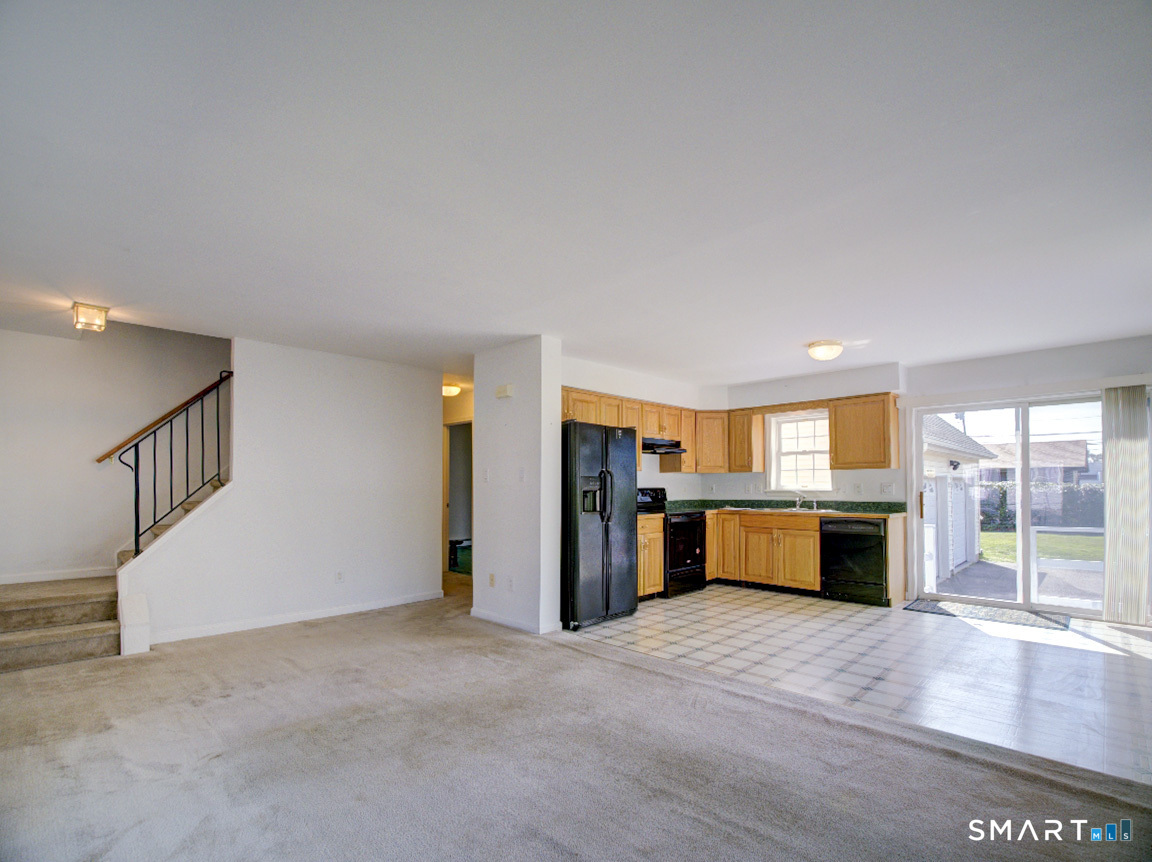 6 Mettler Street photo 8