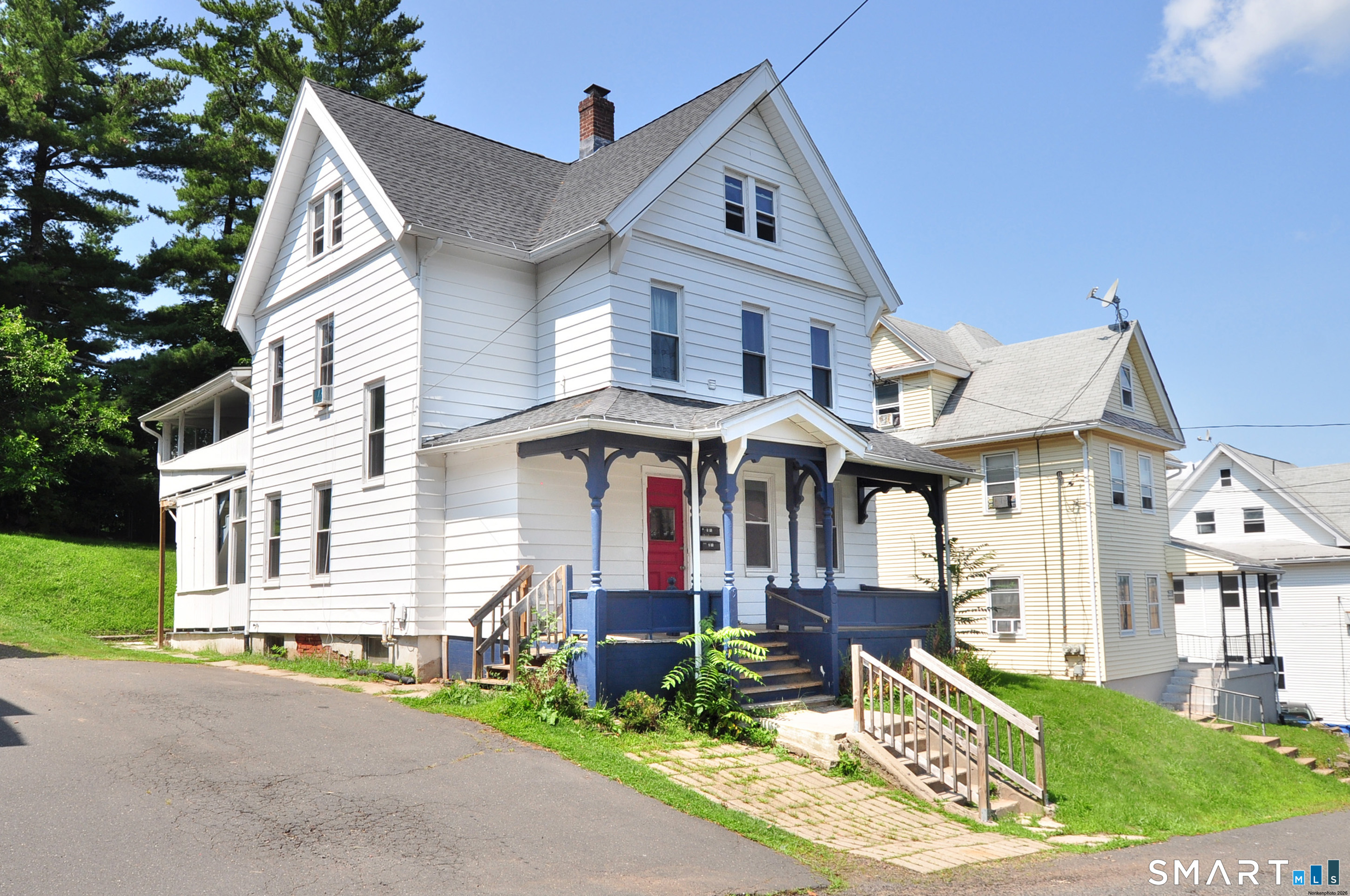 15 Emmons Place