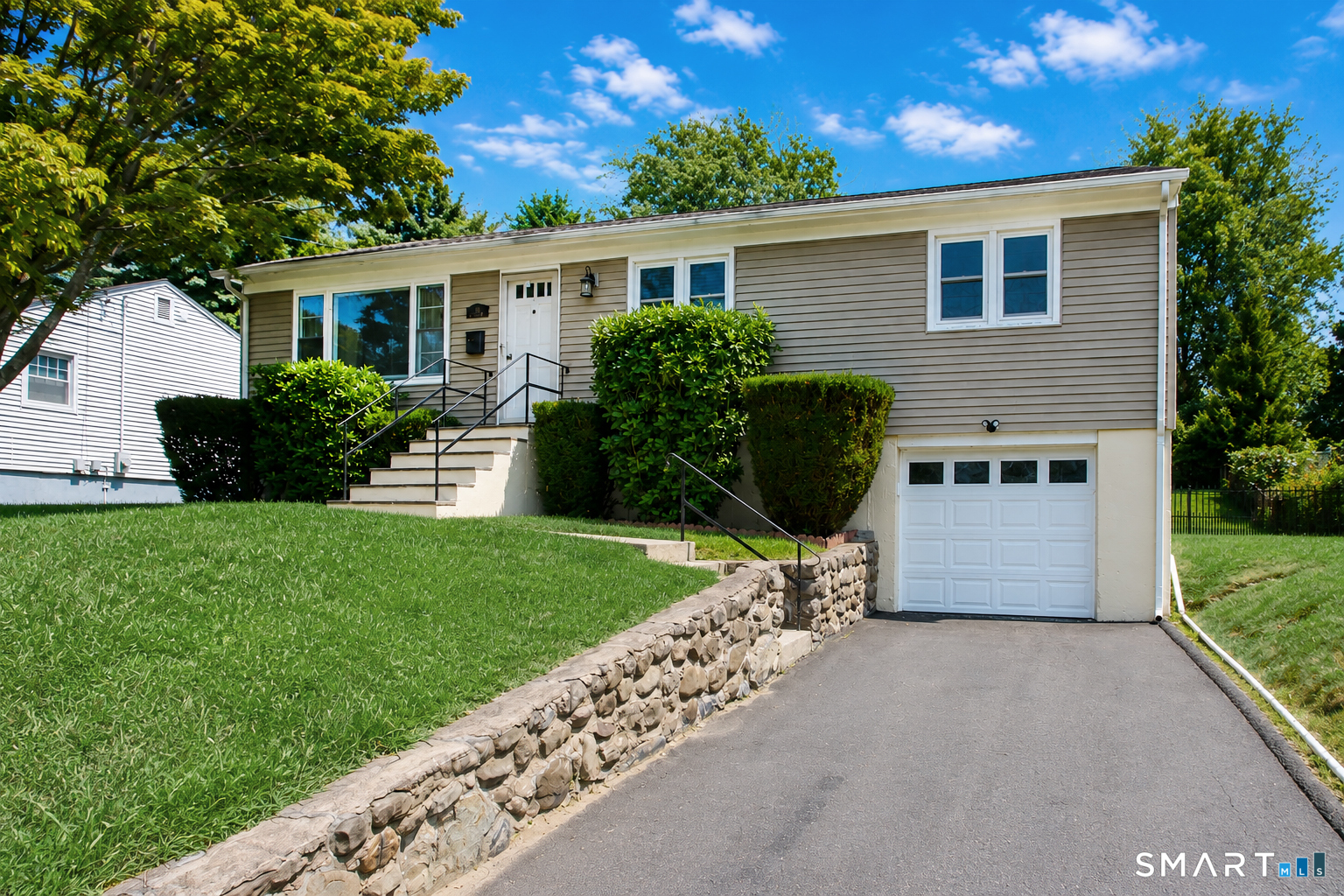76 Jessie Drive photo 2
