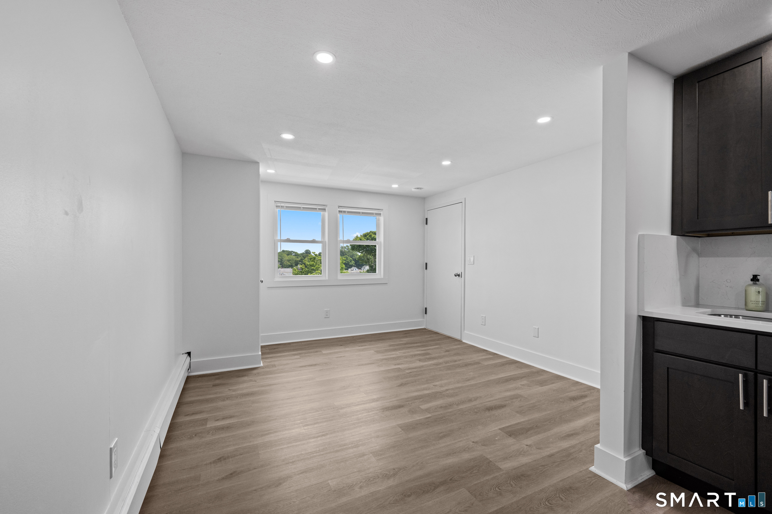 145 Garfield Avenue photo 6