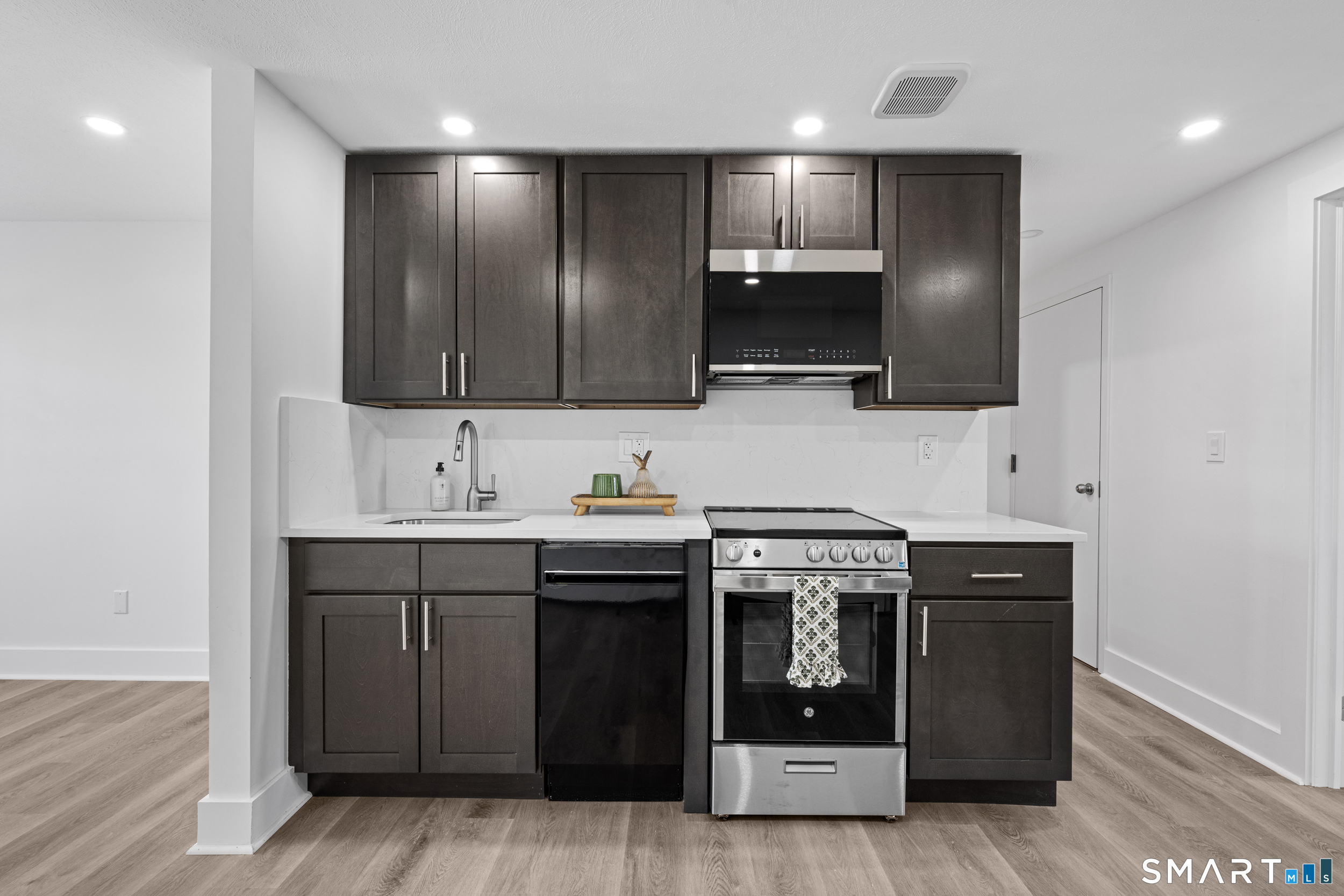 145 Garfield Avenue photo 2
