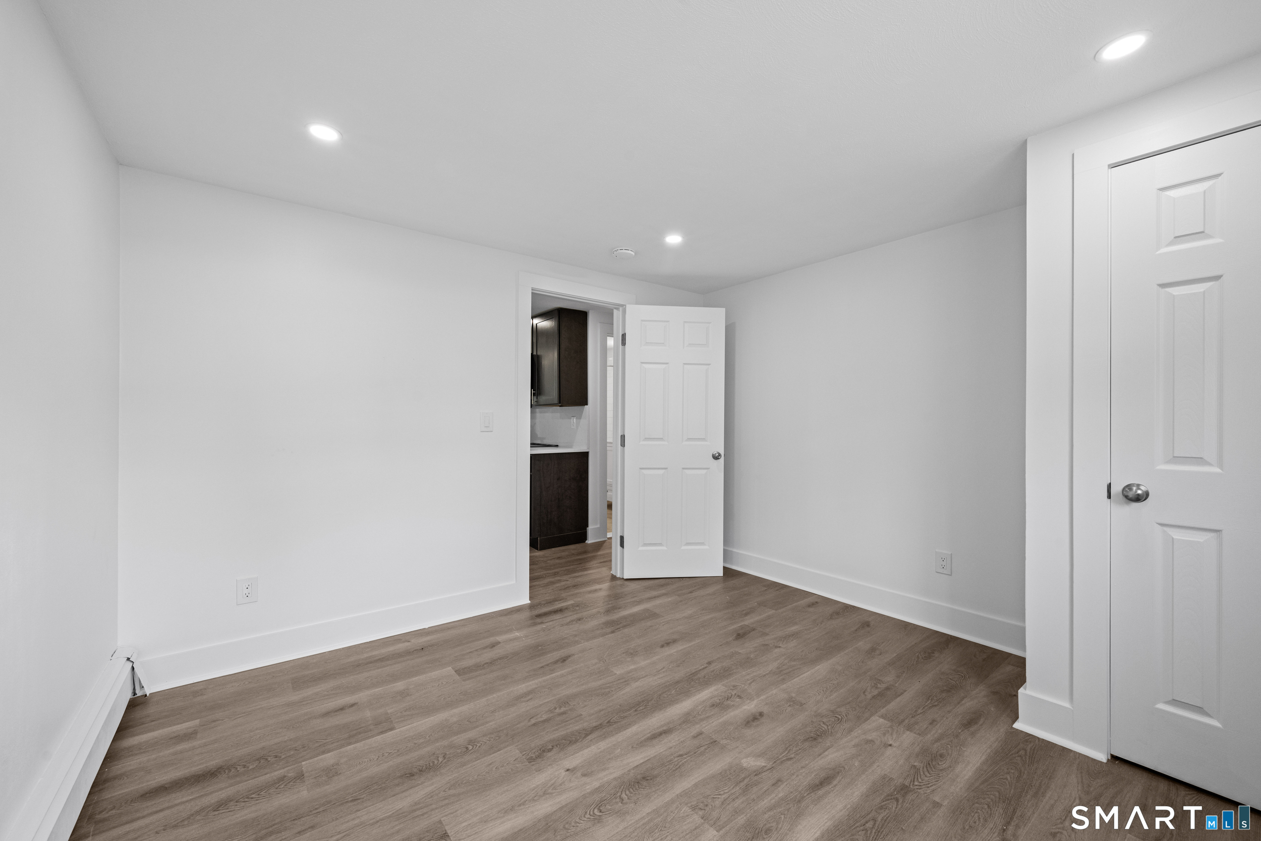 145 Garfield Avenue photo 8