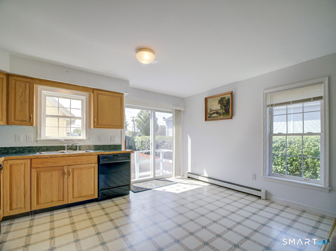 6 Mettler Street photo 12