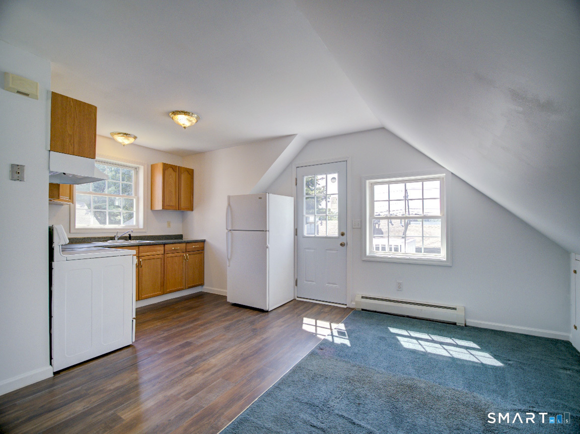 6 Mettler Street photo 30