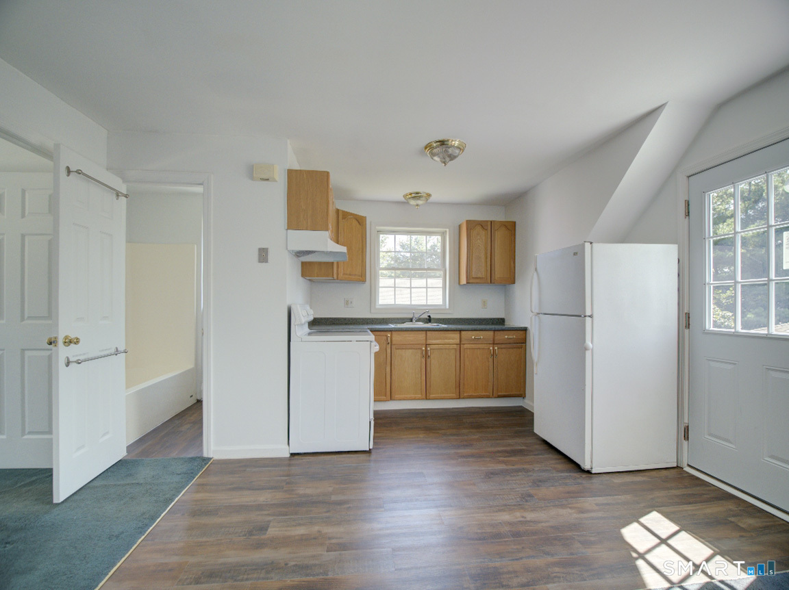 6 Mettler Street photo 33