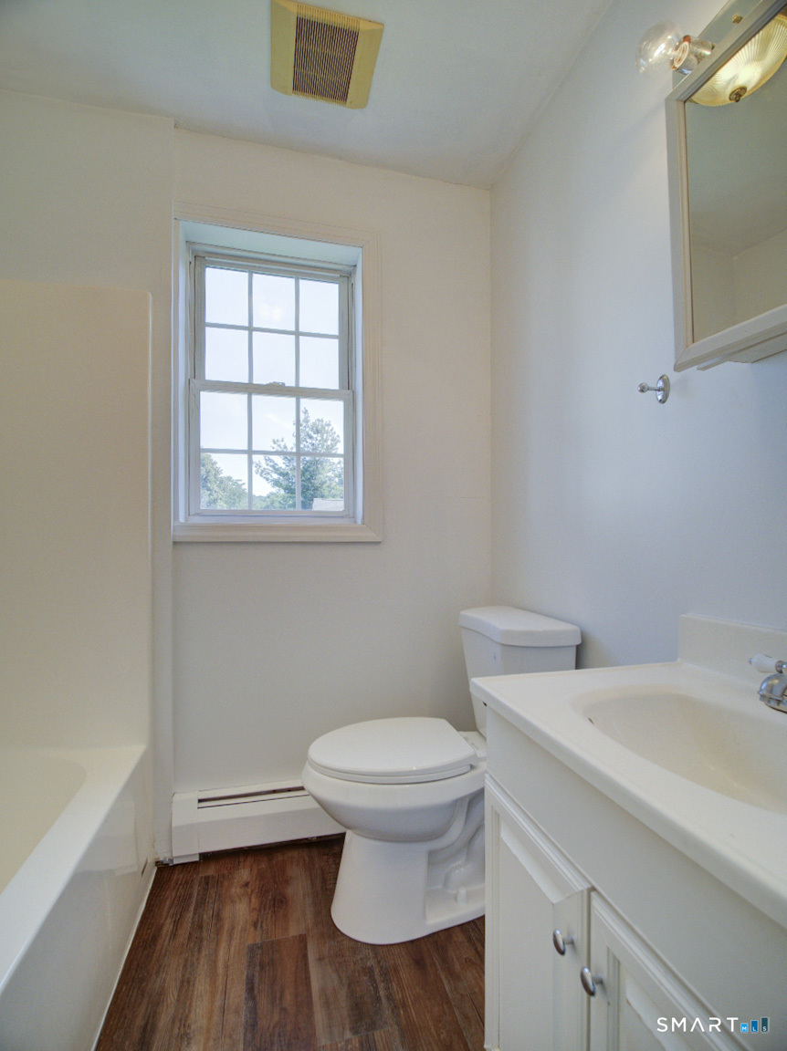 6 Mettler Street photo 36