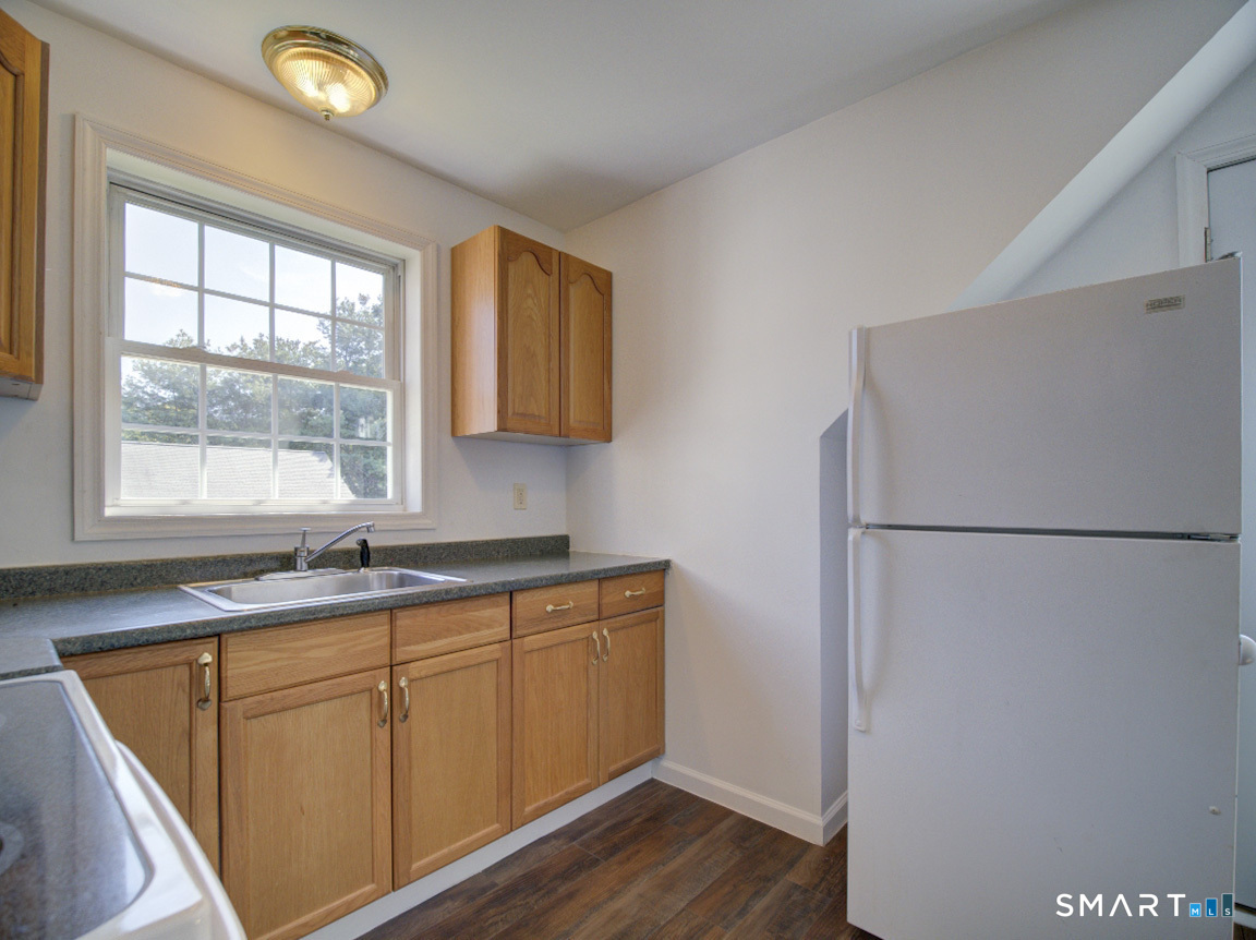 6 Mettler Street photo 32