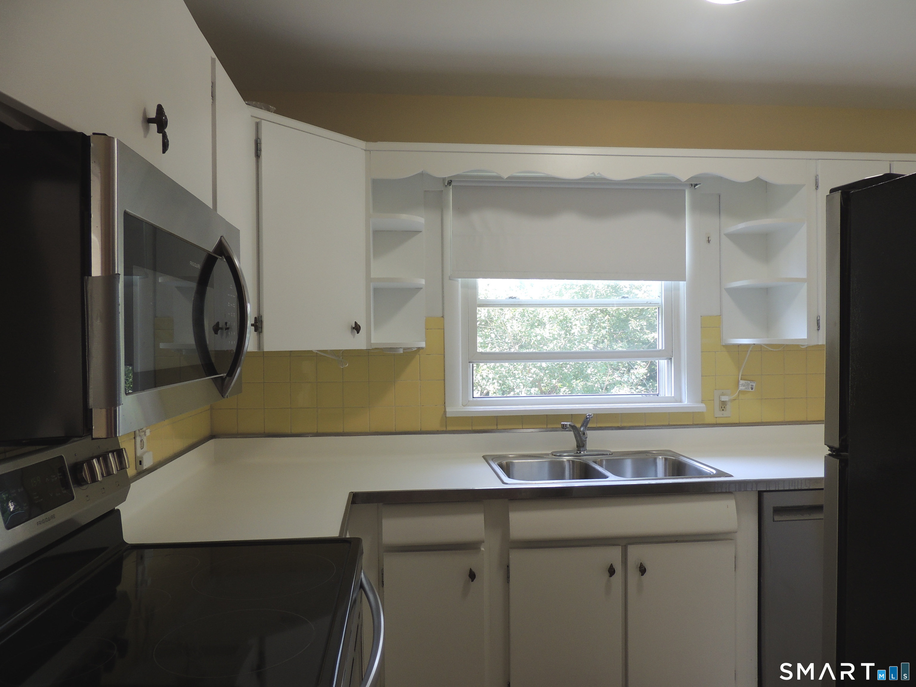 87 Hotchkiss Grove Road photo 13