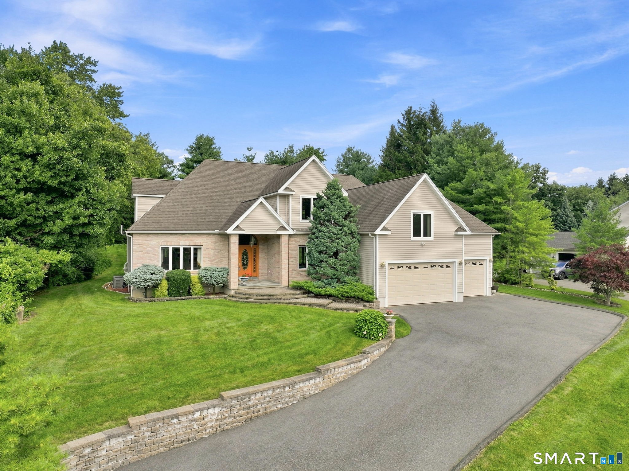 2nd image of 44 Chippenwood Ln, Bristol, CT 06010 | MLS# 24171784