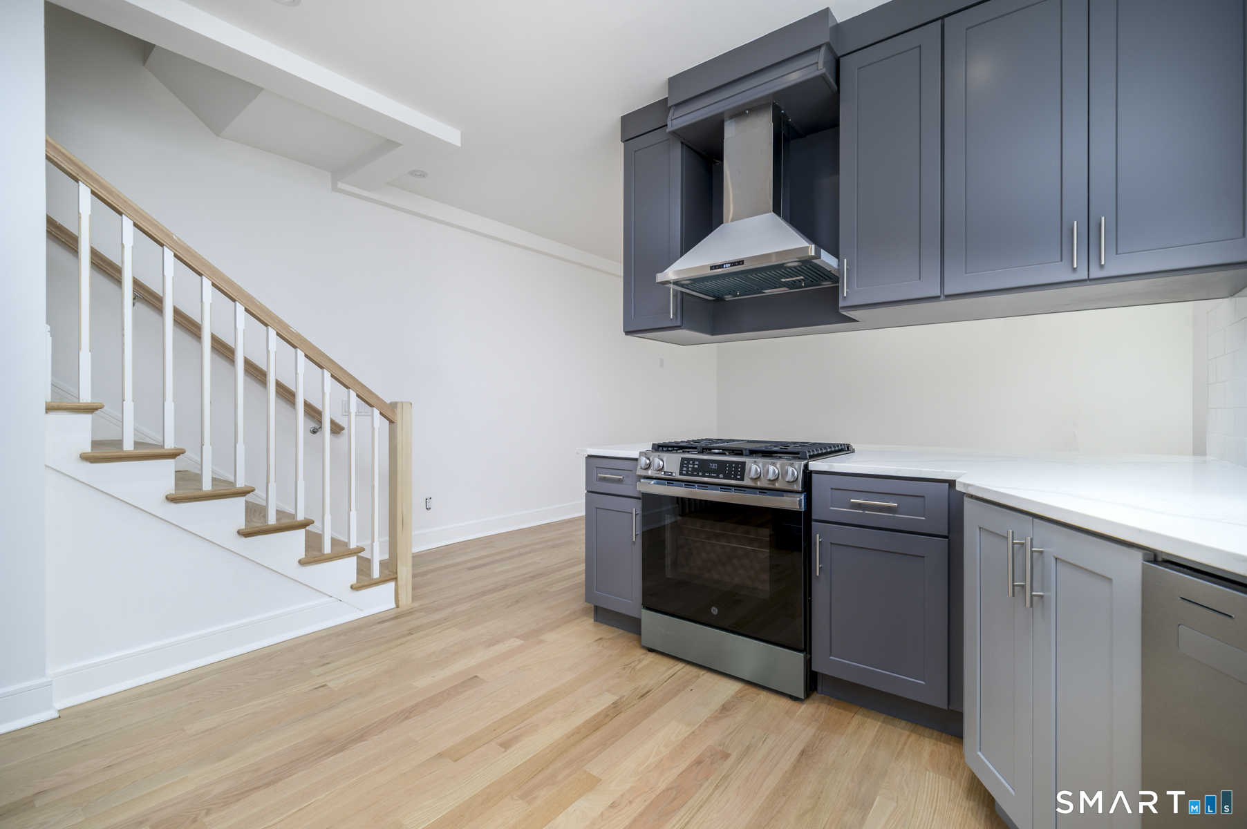1911 Summer Street Unit #4 photo 4
