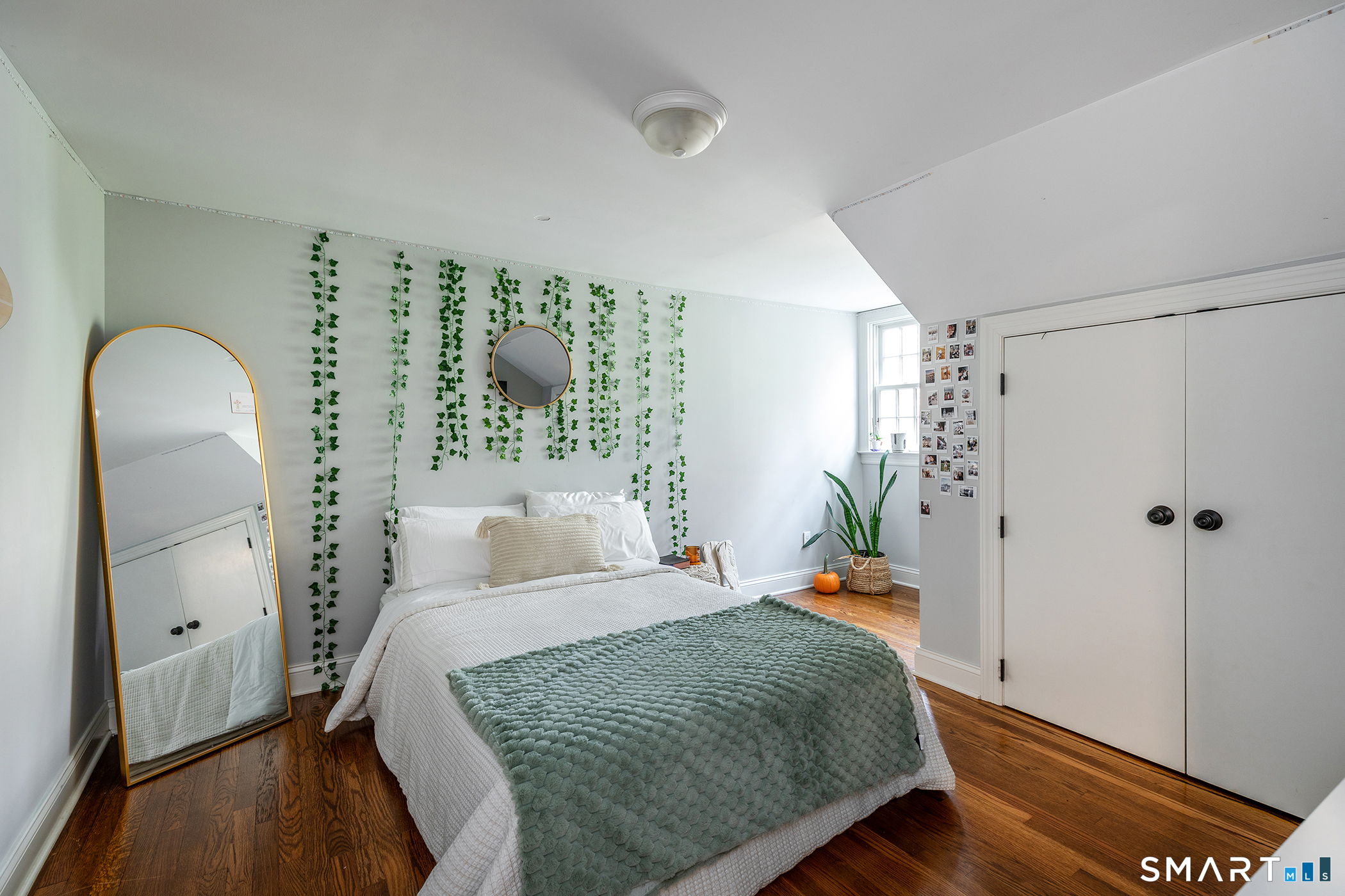 255 Woodbury Road photo 16