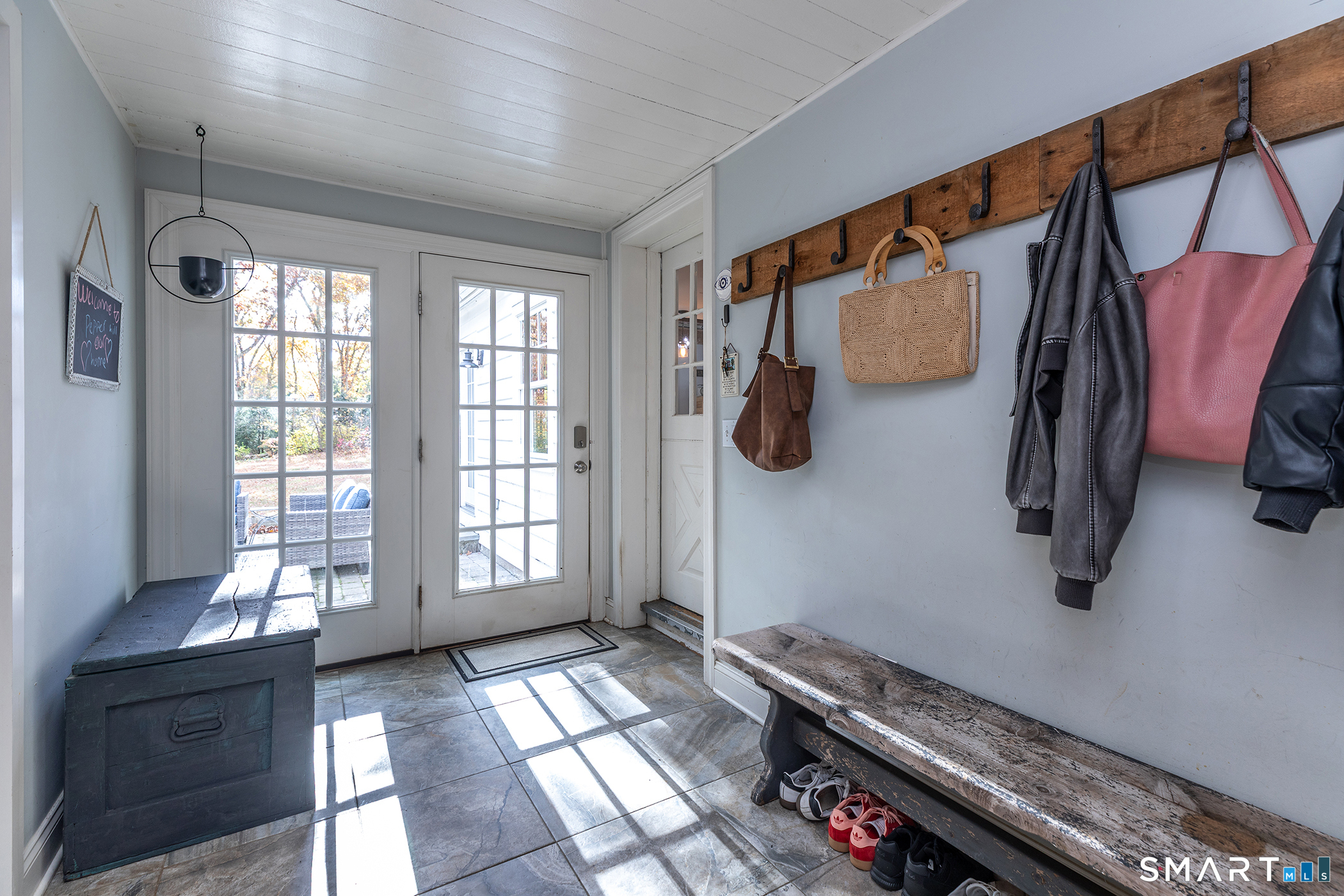 255 Woodbury Road photo 18