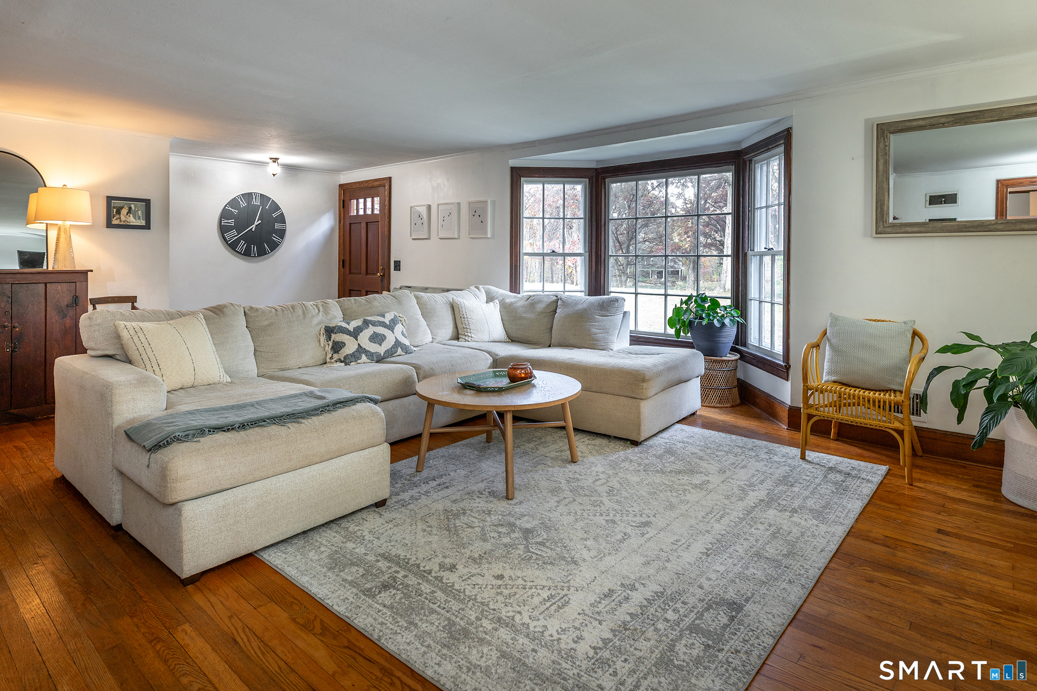 255 Woodbury Road photo 3