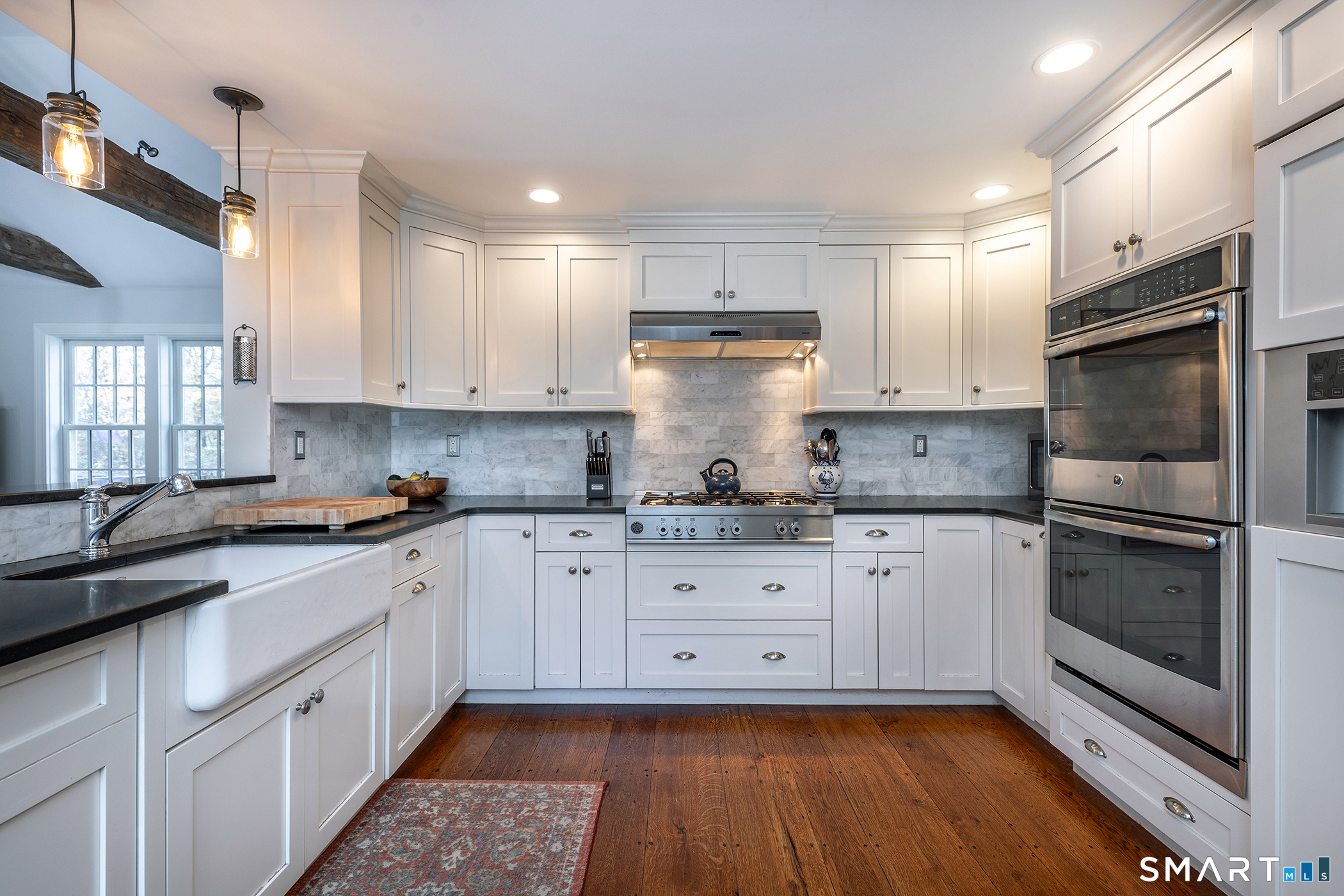255 Woodbury Road photo 10