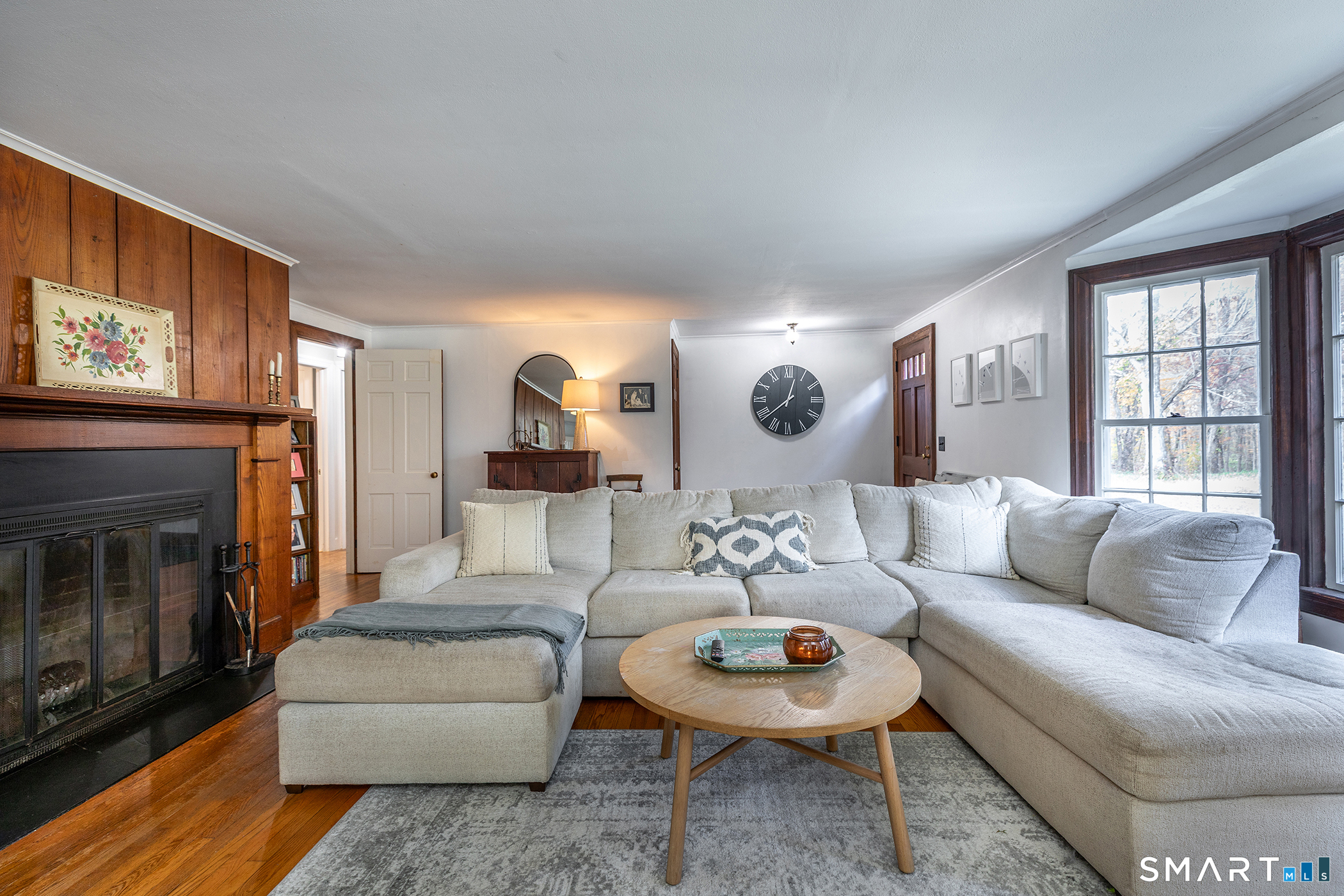 255 Woodbury Road photo 2