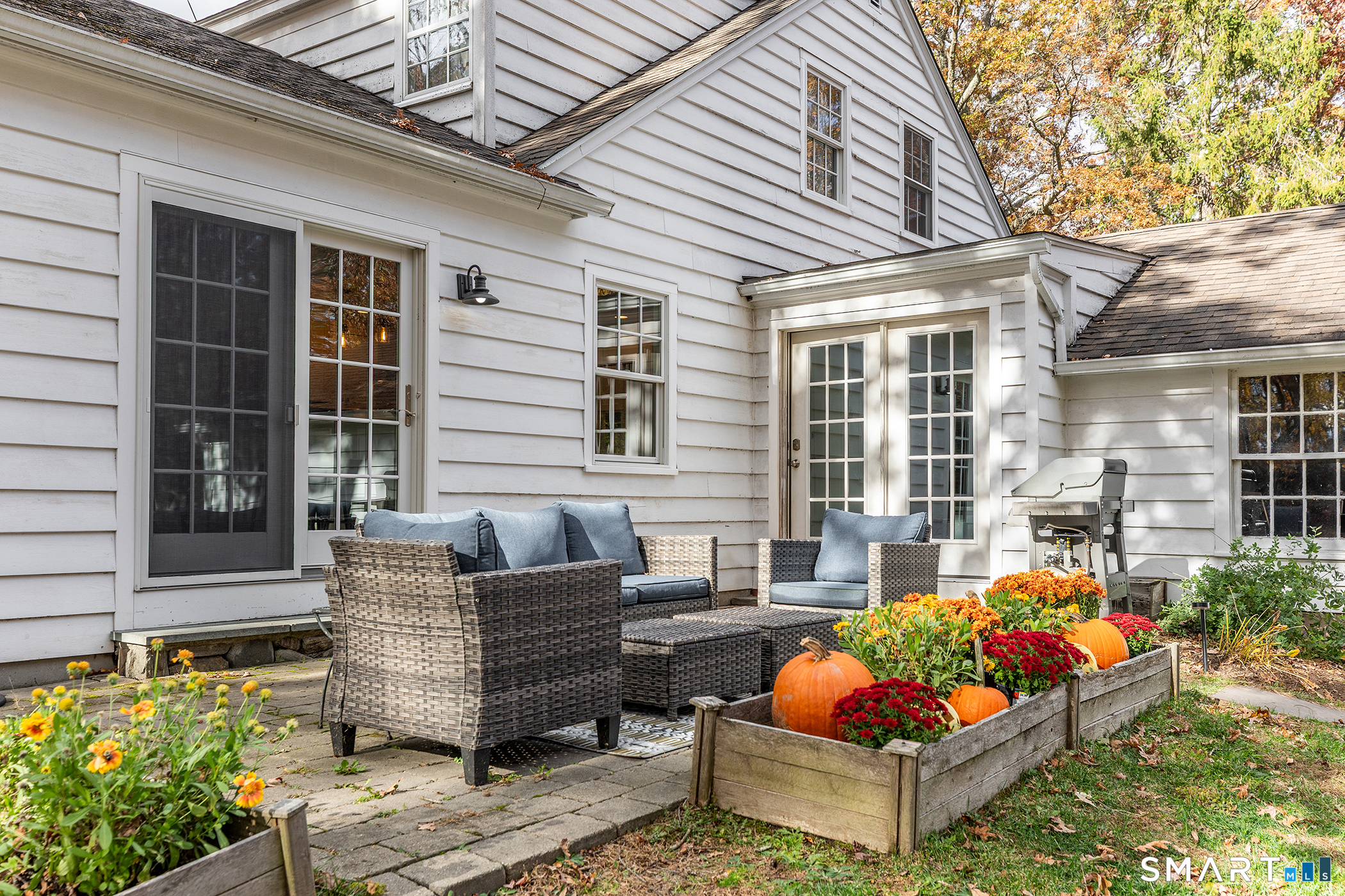 255 Woodbury Road photo 21