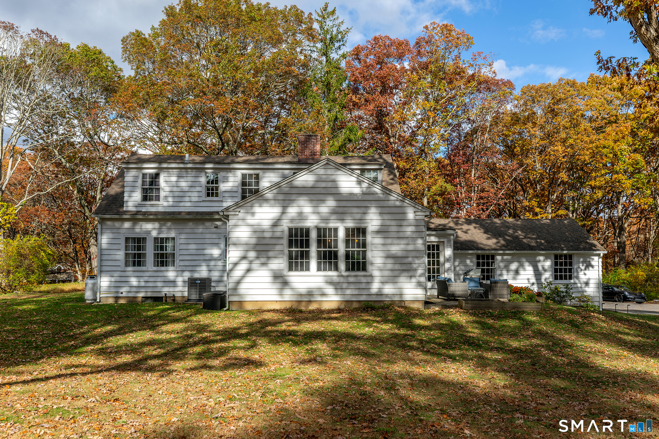 255 Woodbury Road photo 19