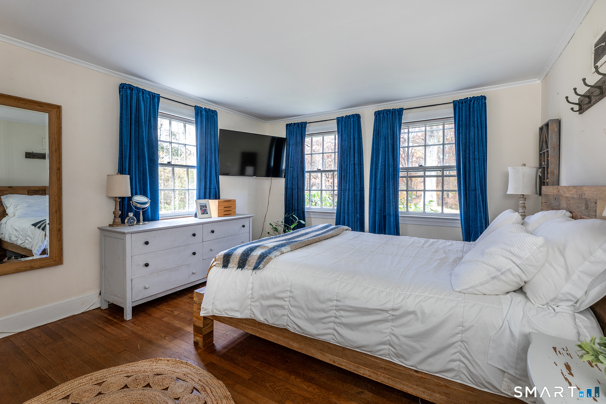 255 Woodbury Road photo 13