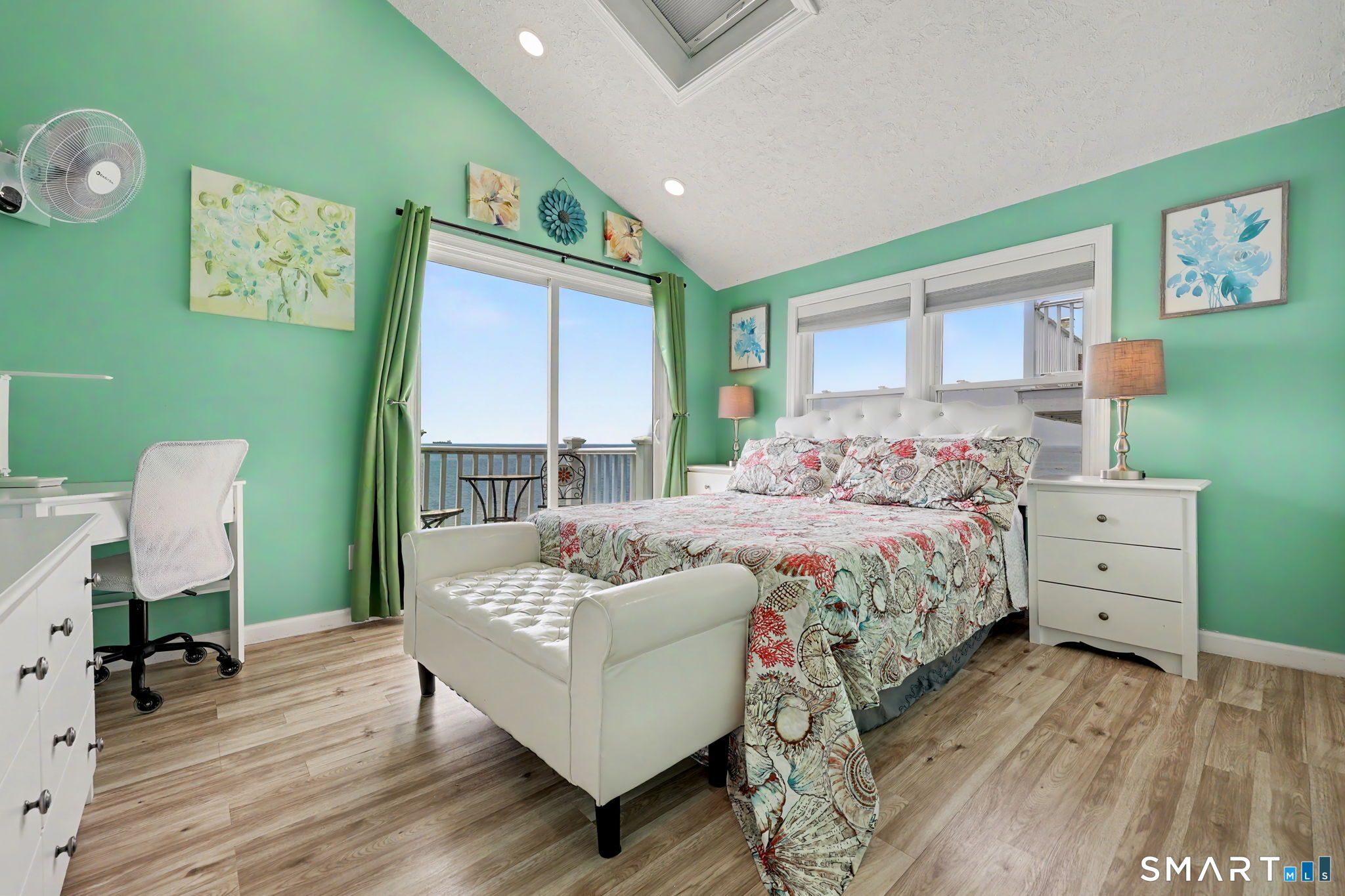 292 Cosey Beach Avenue photo 22