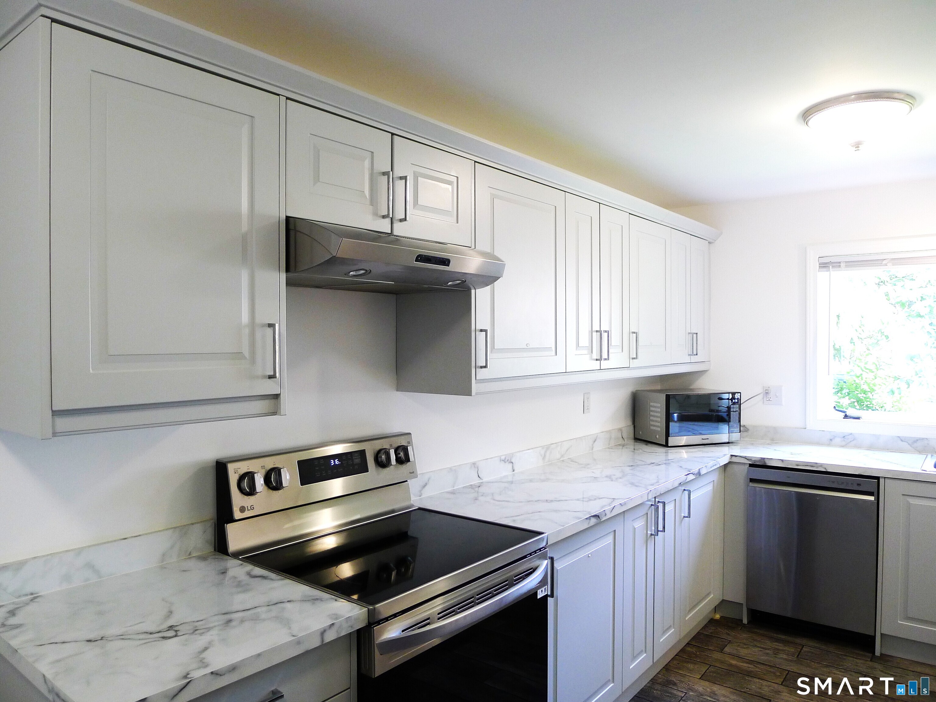 195 Silver Spring Road photo 6