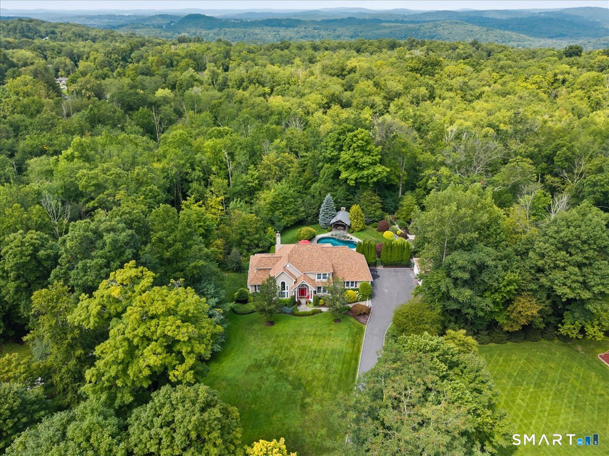 7 Farms Lane, New Fairfield, Connecticut 06812