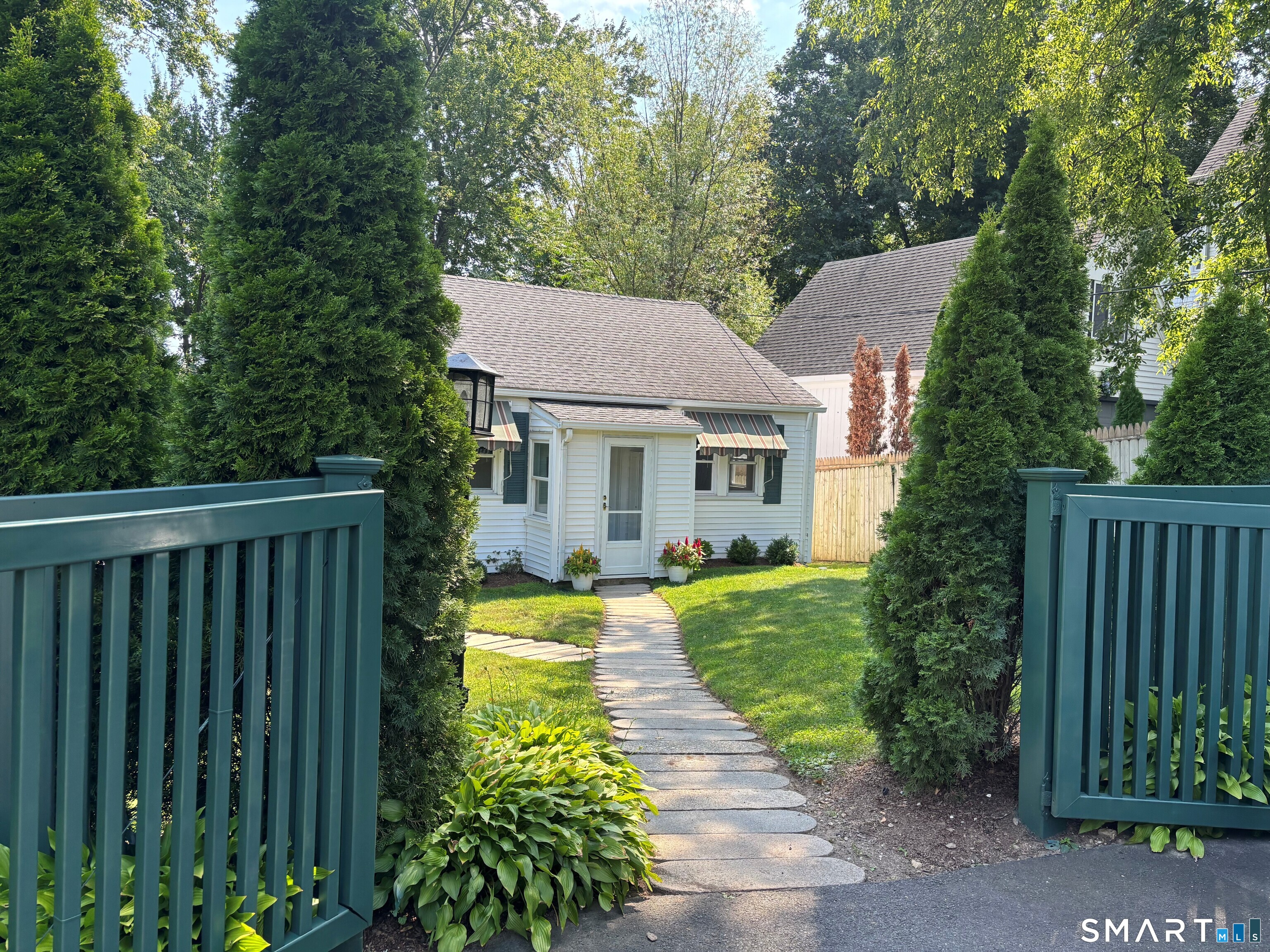 4R Highview Avenue, Greenwich, Connecticut photo 1