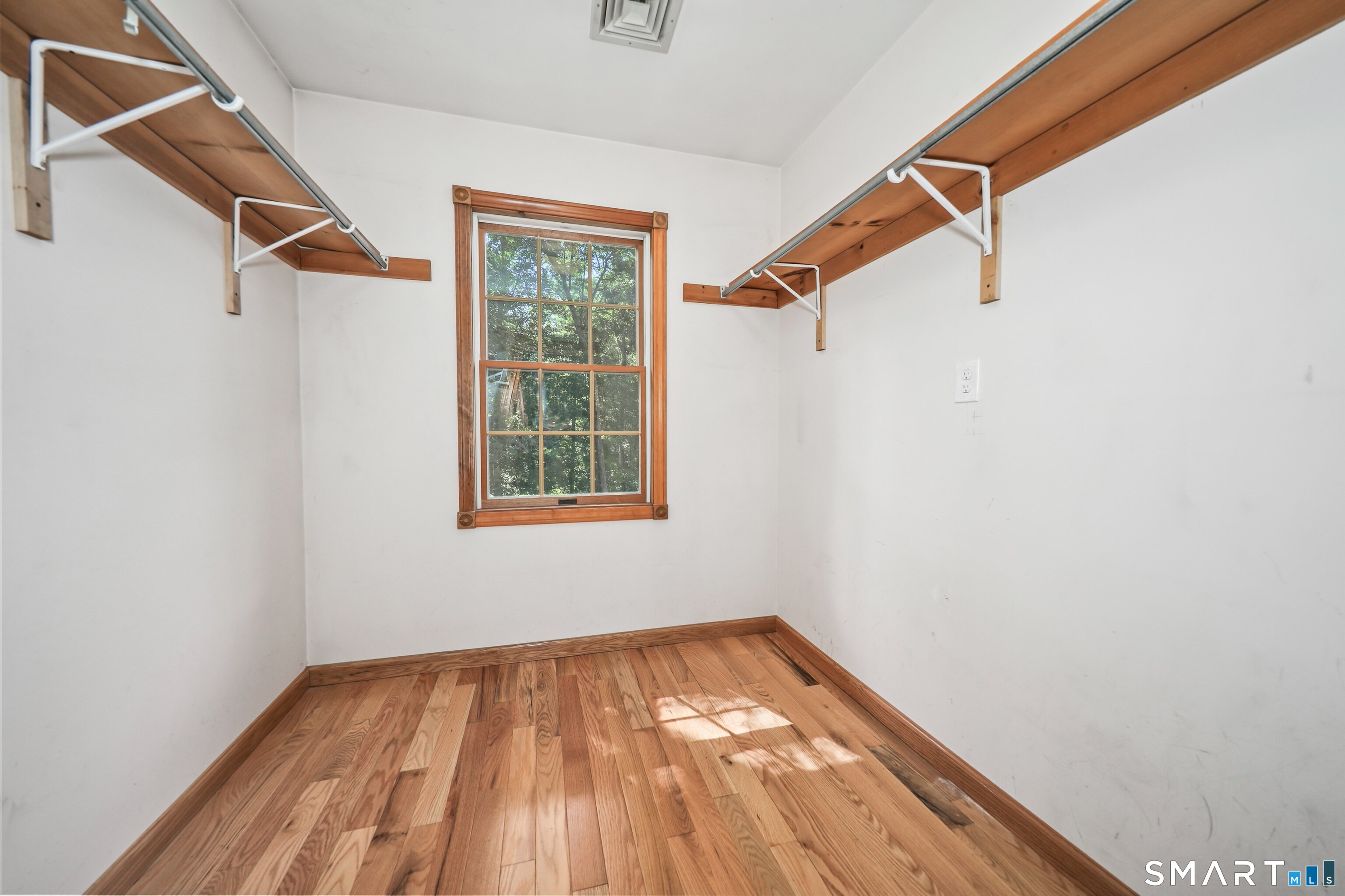 31 Louise Avenue photo 22