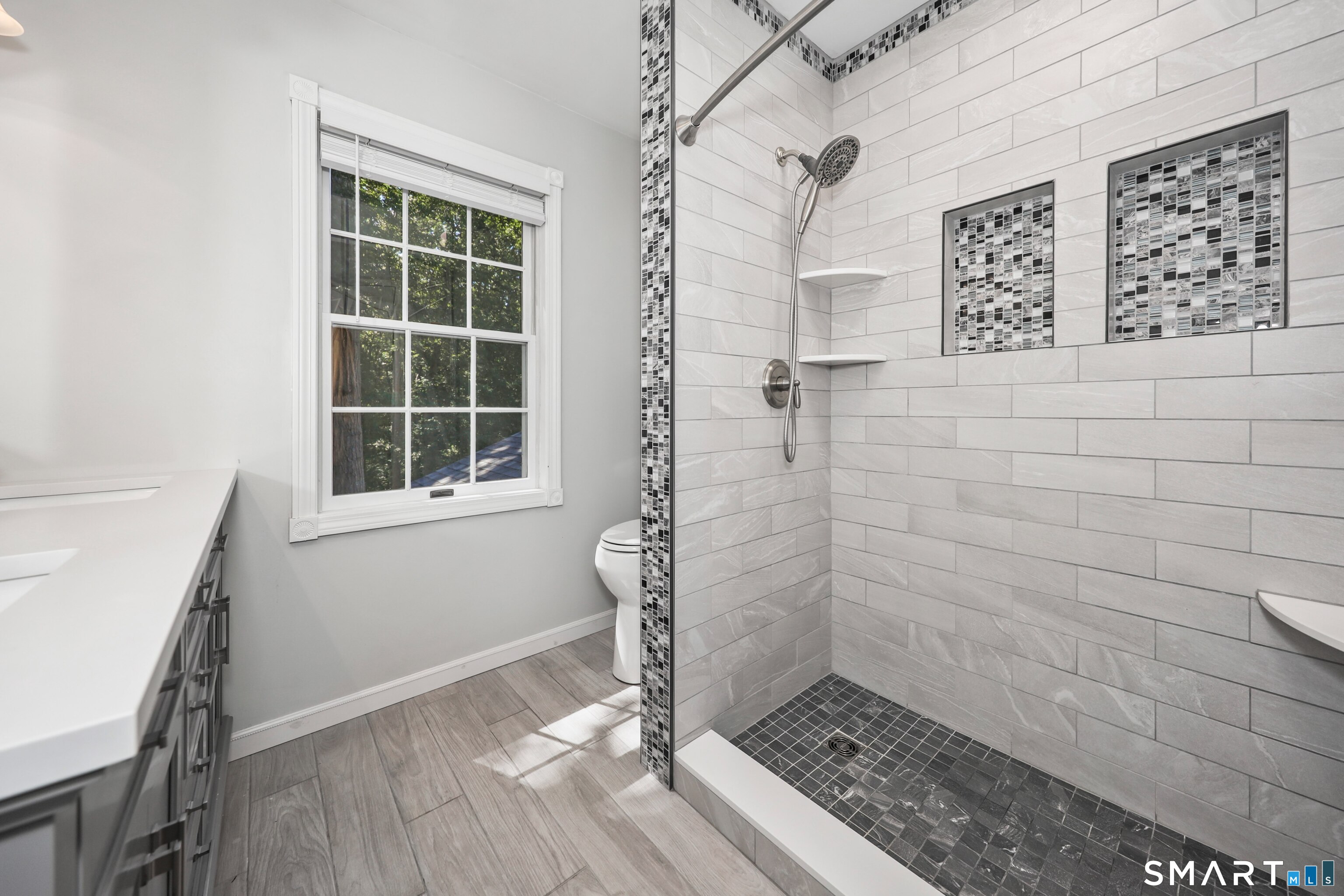 31 Louise Avenue photo 23