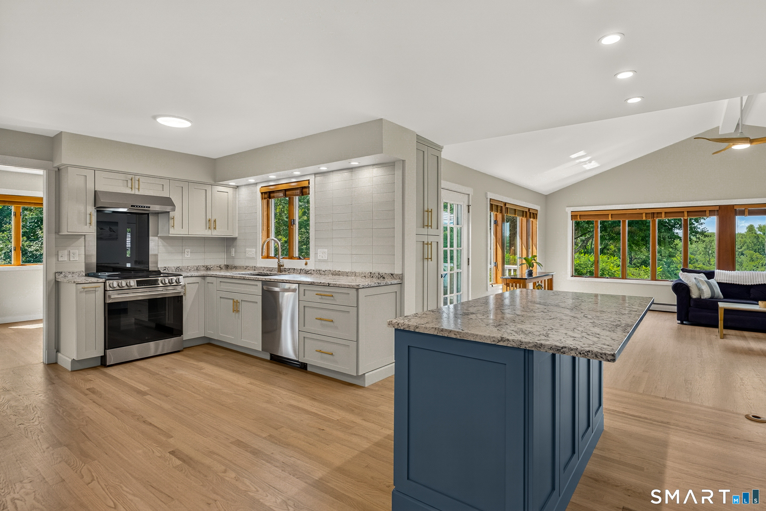 5 Stonehedge Drive photo 10