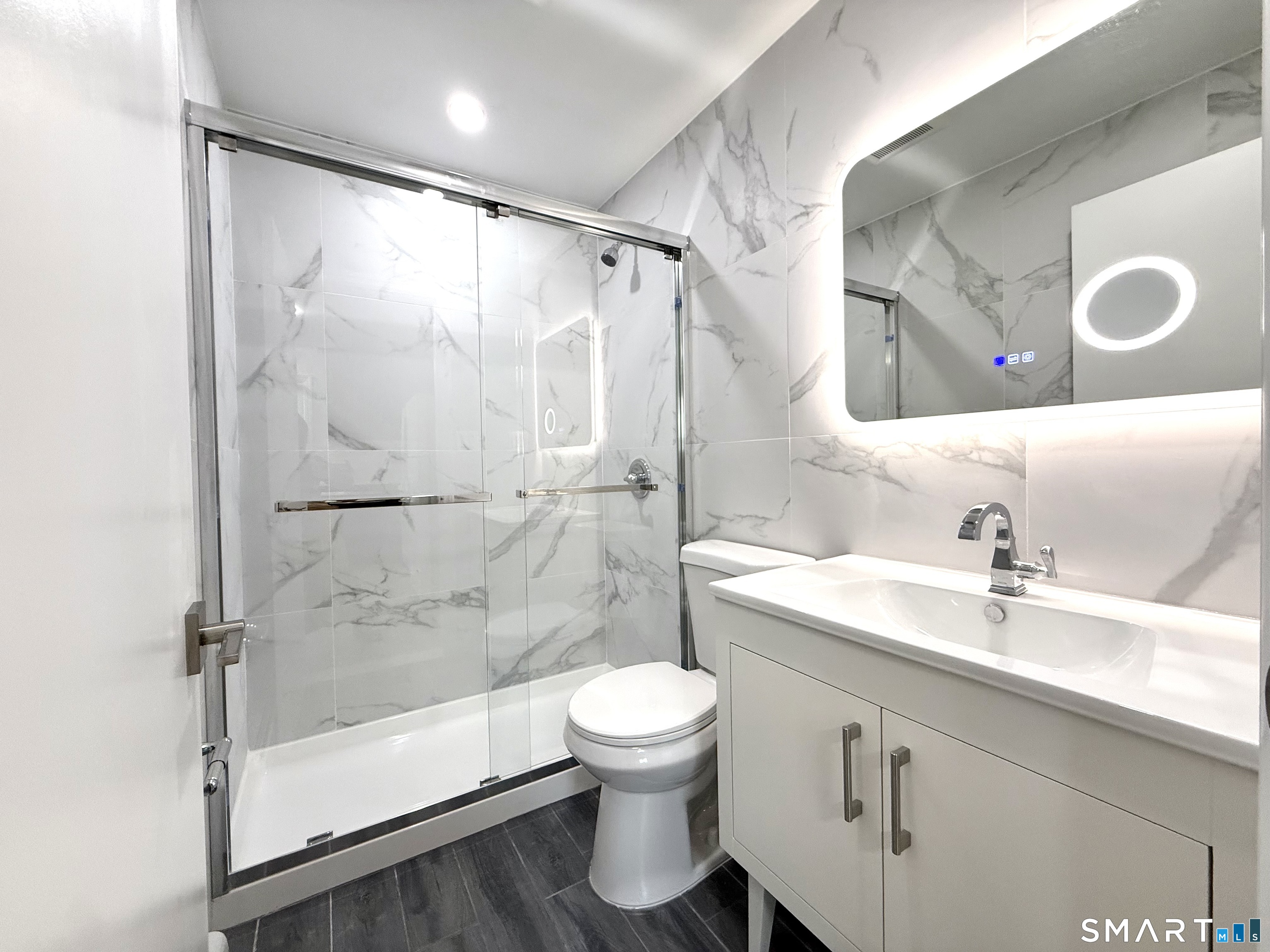 299 Villa Avenue photo 17
