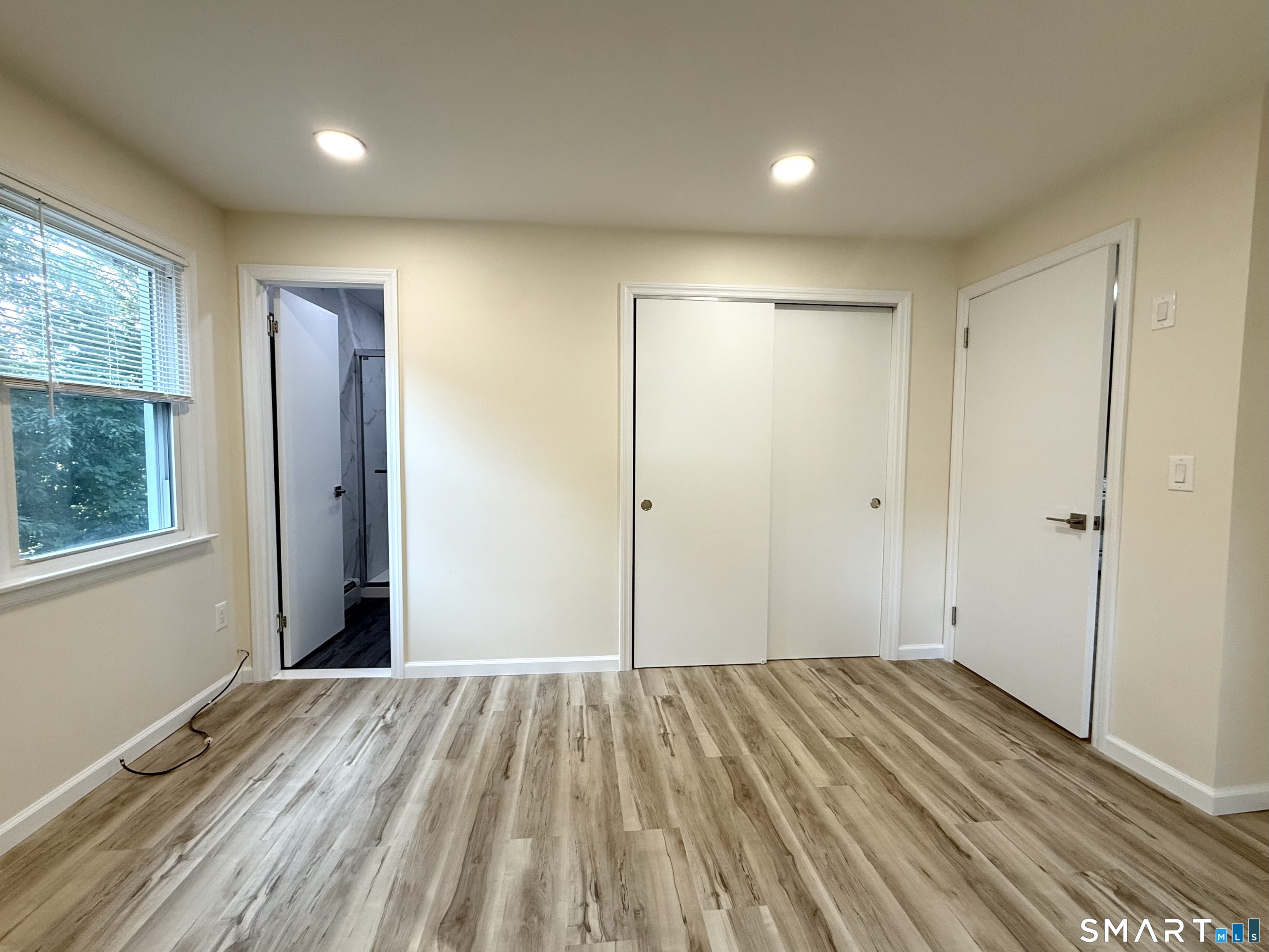 299 Villa Avenue photo 8
