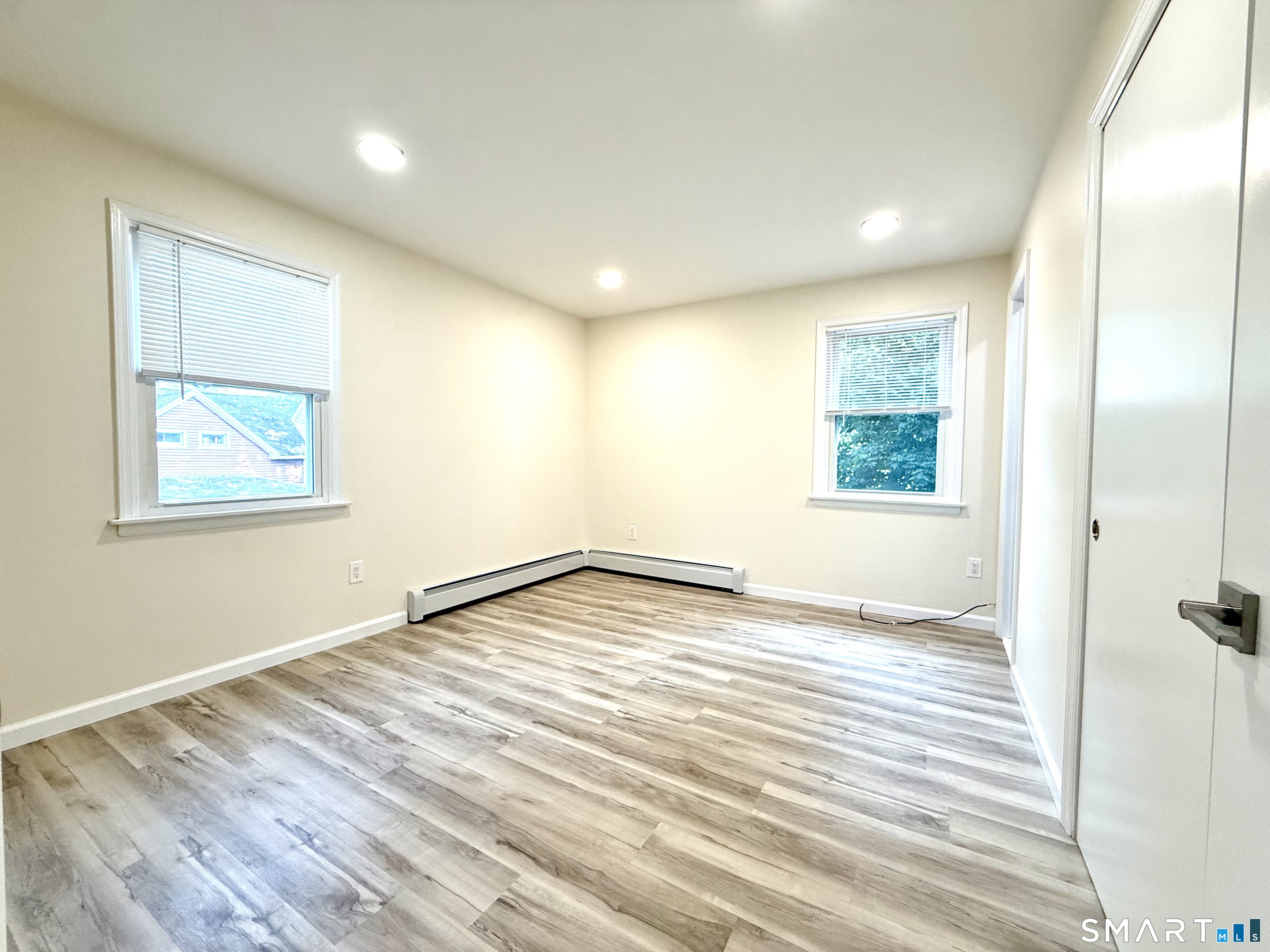 299 Villa Avenue photo 7