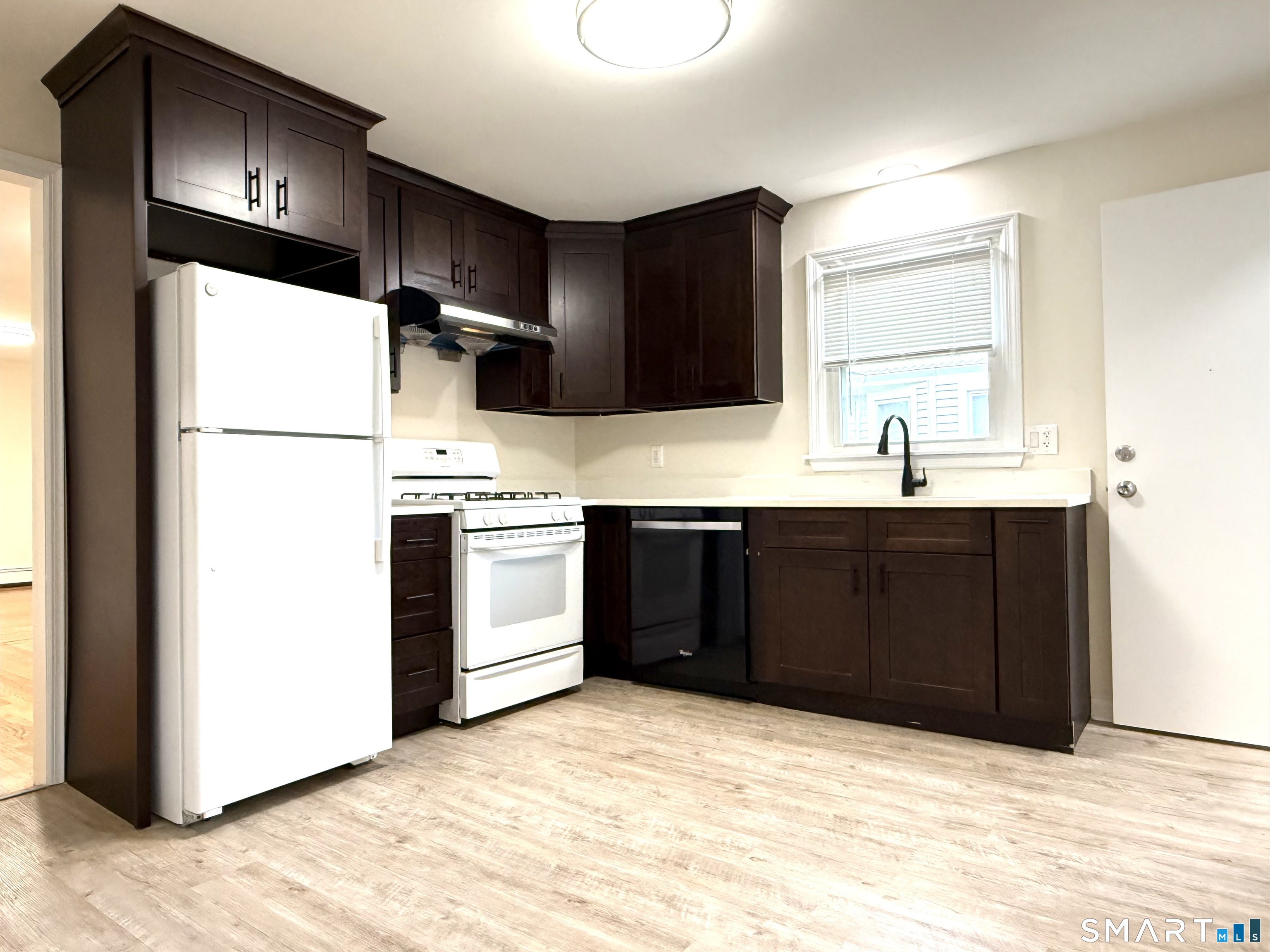 299 Villa Avenue photo 4