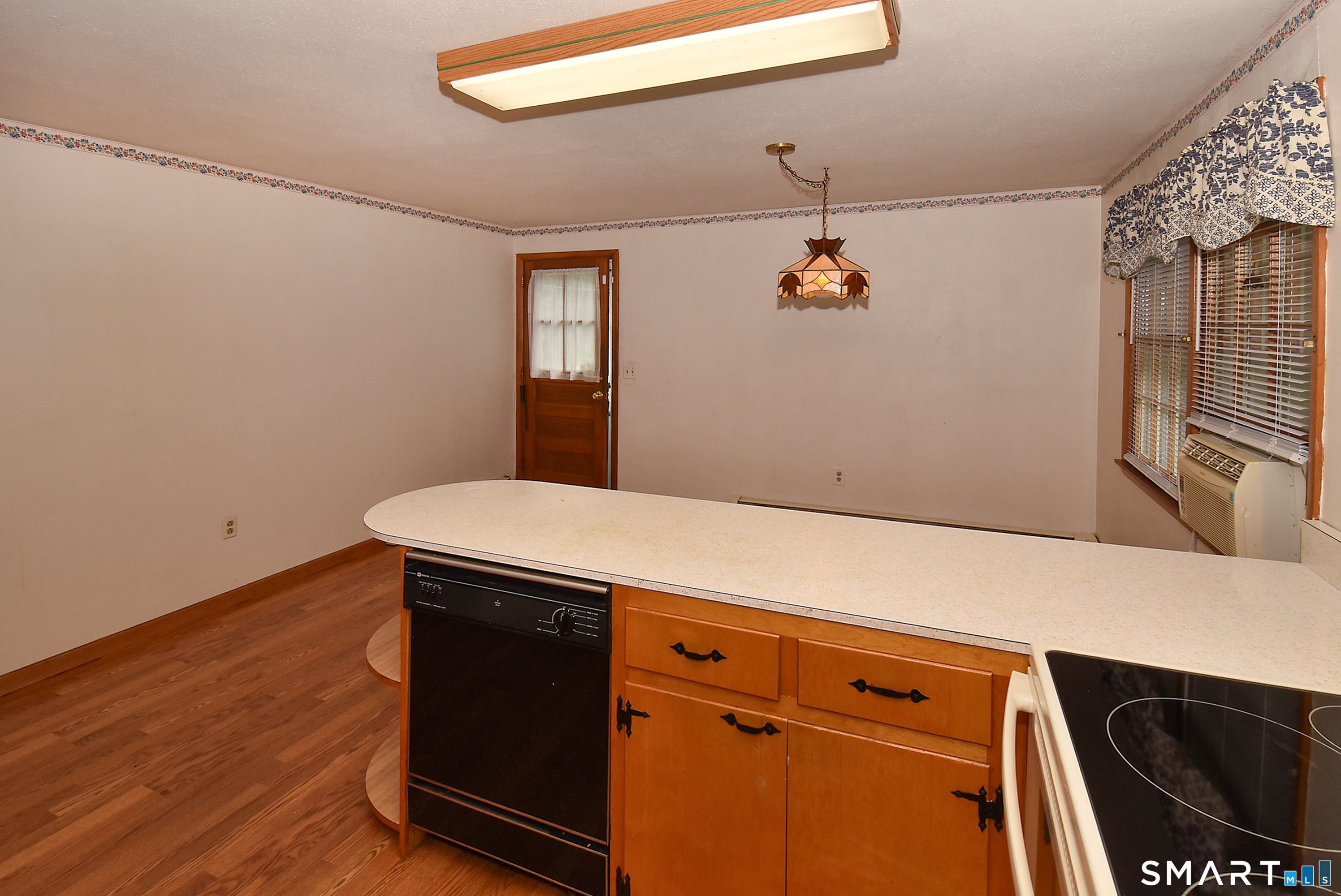 150 Baxter Street photo 11
