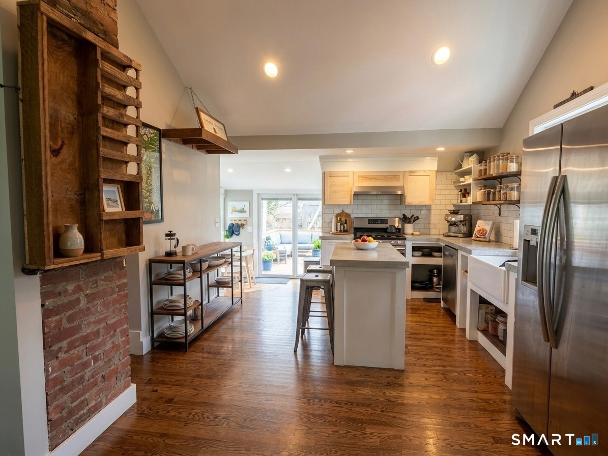 82 Prospect Hill Road photo 2