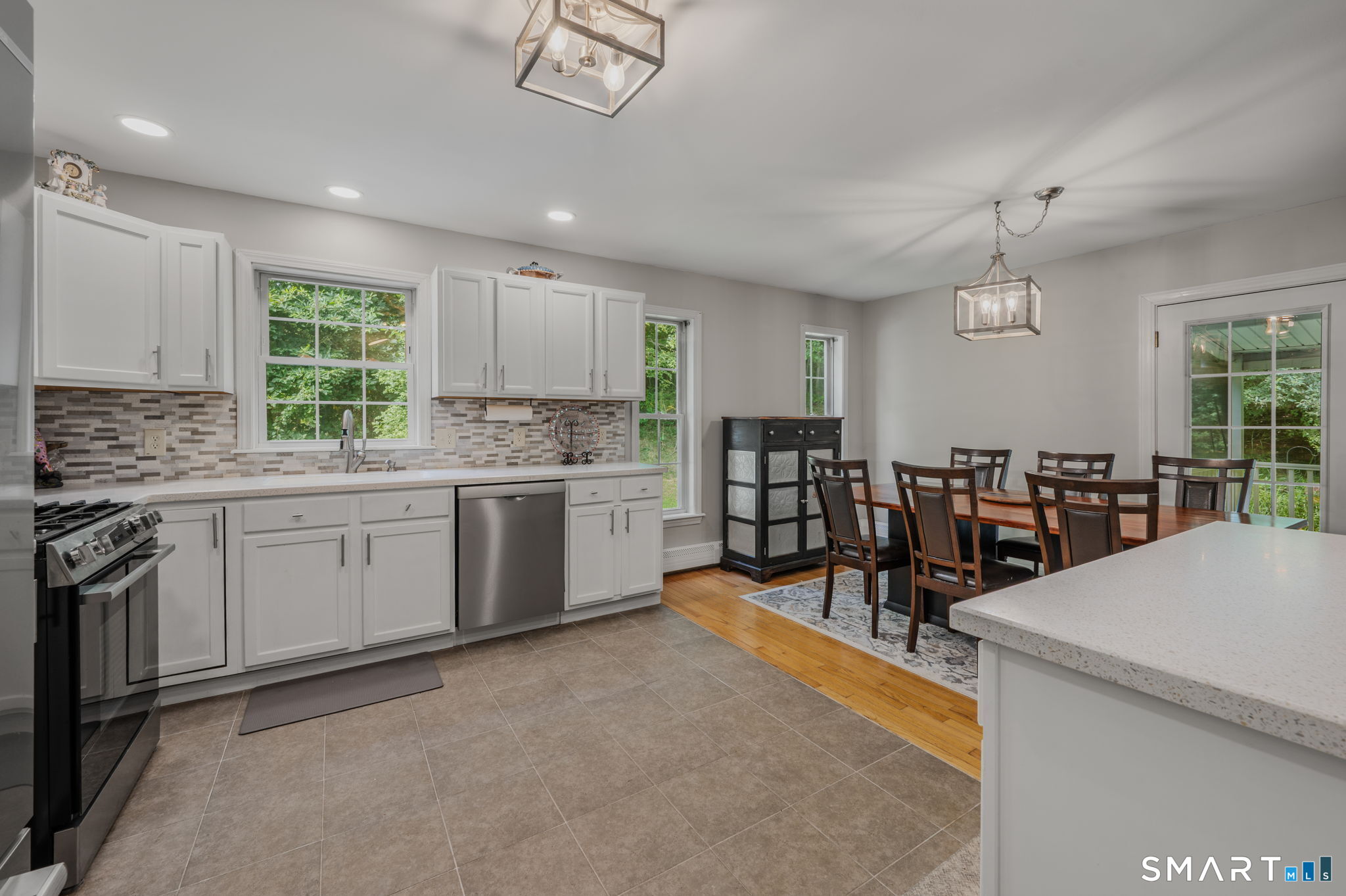 394 Killingly Avenue photo 11