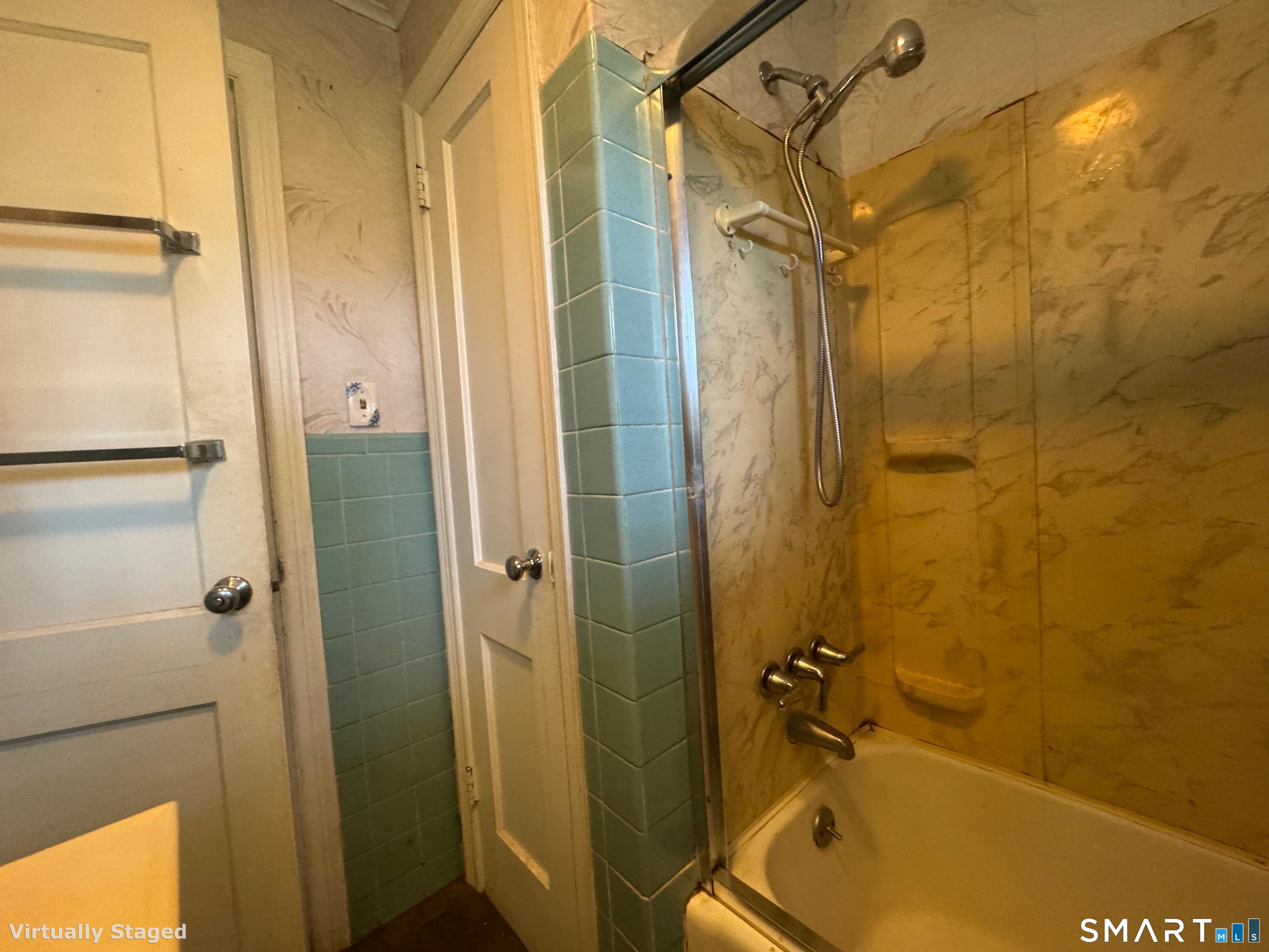 38 Ledyard Avenue photo 11