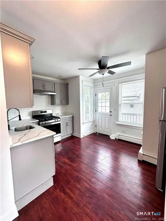 74 Howard Avenue photo 3