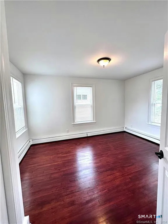 74 Howard Avenue photo 4