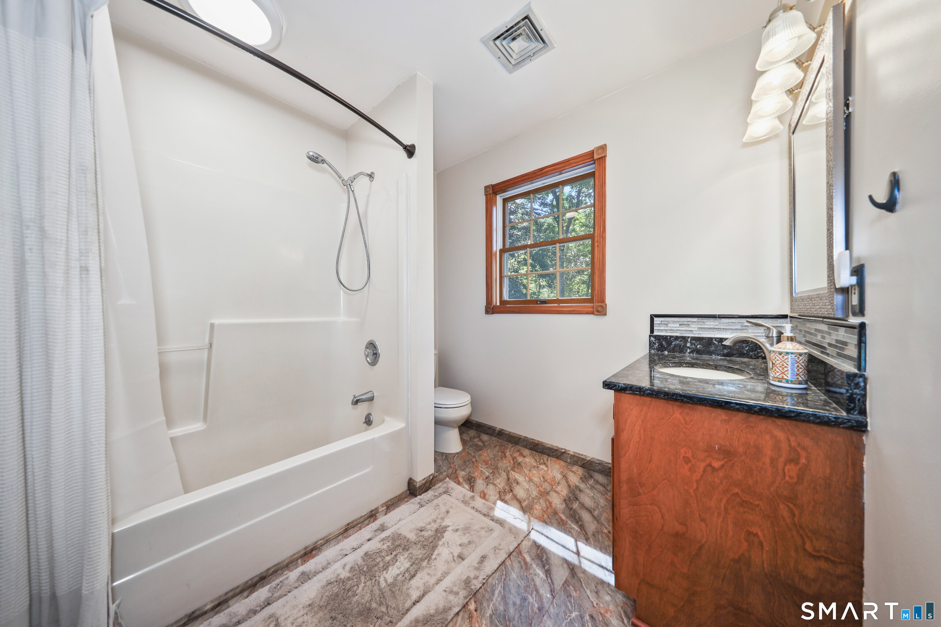 31 Louise Avenue photo 18