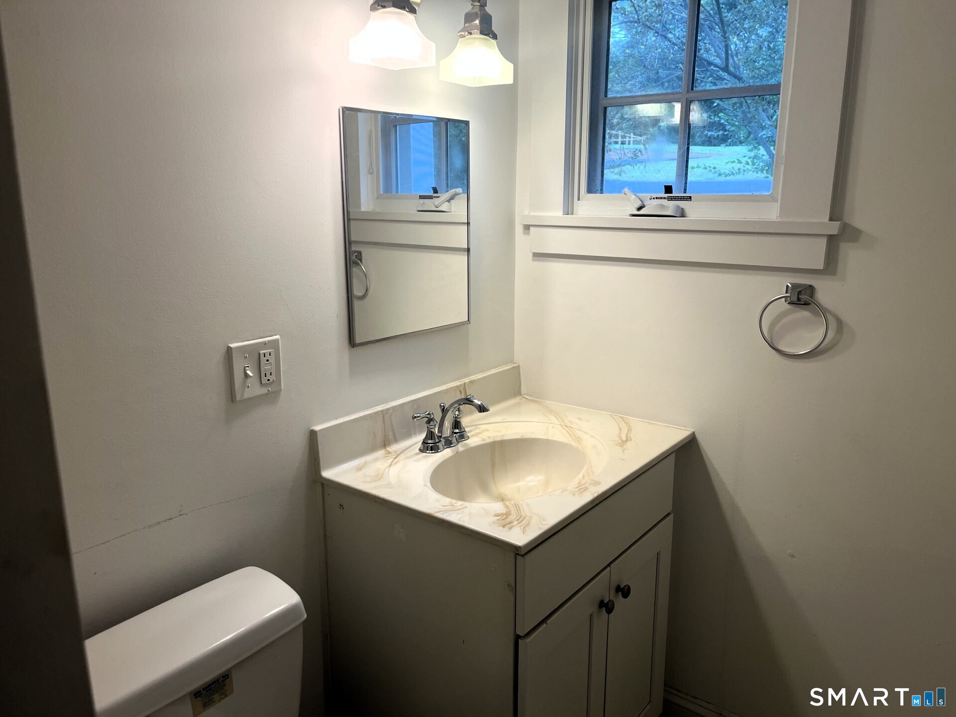 94 Honey Hill Road photo 3