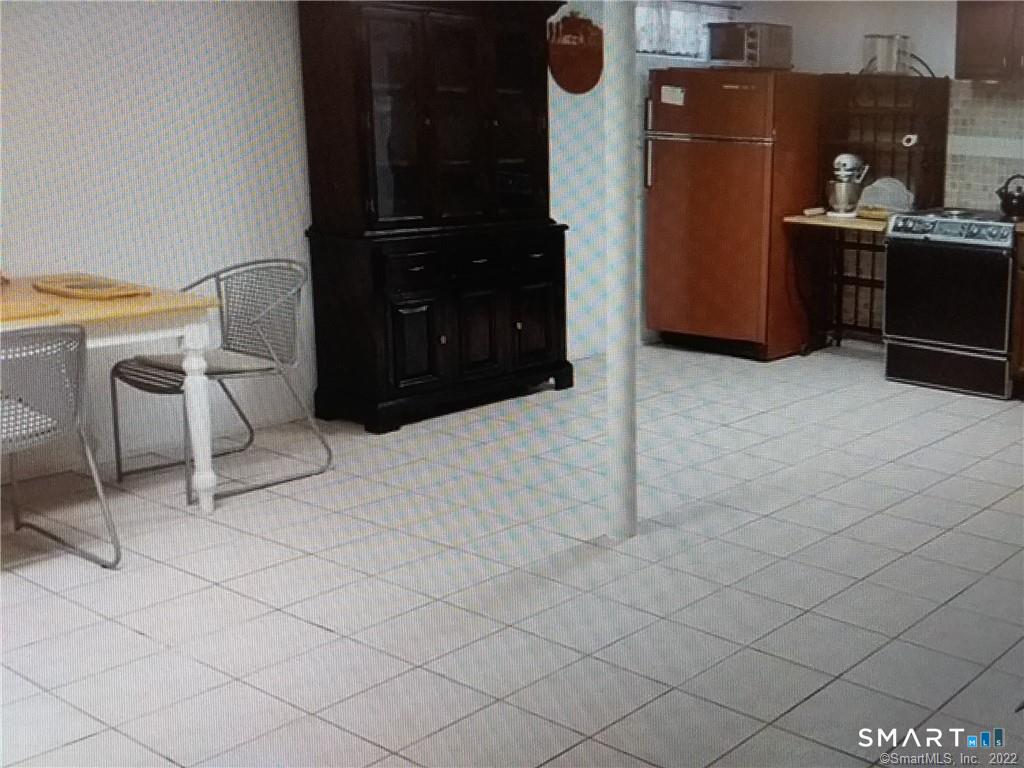 242 Grove Street photo 10