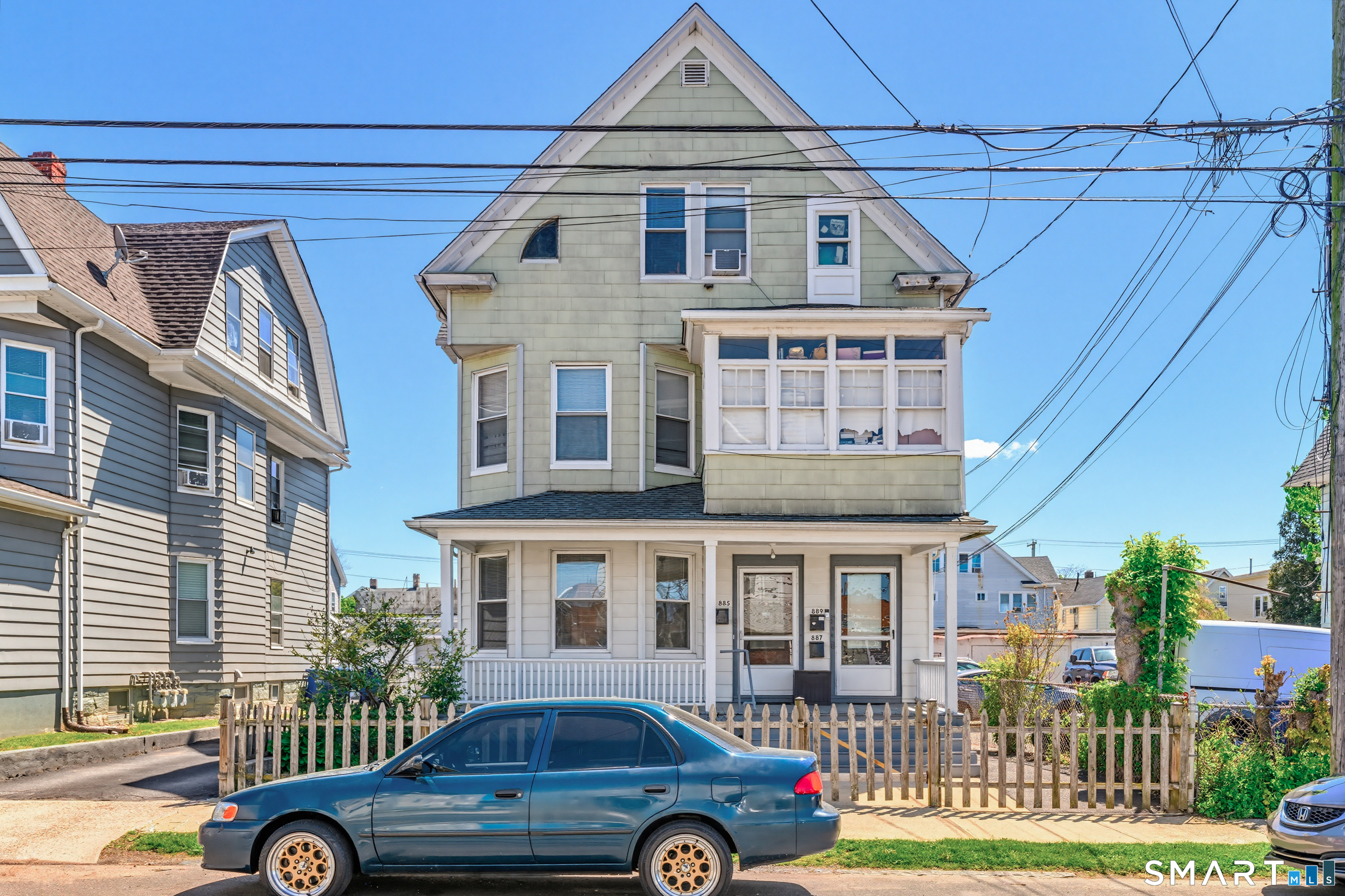 885 Grand Street