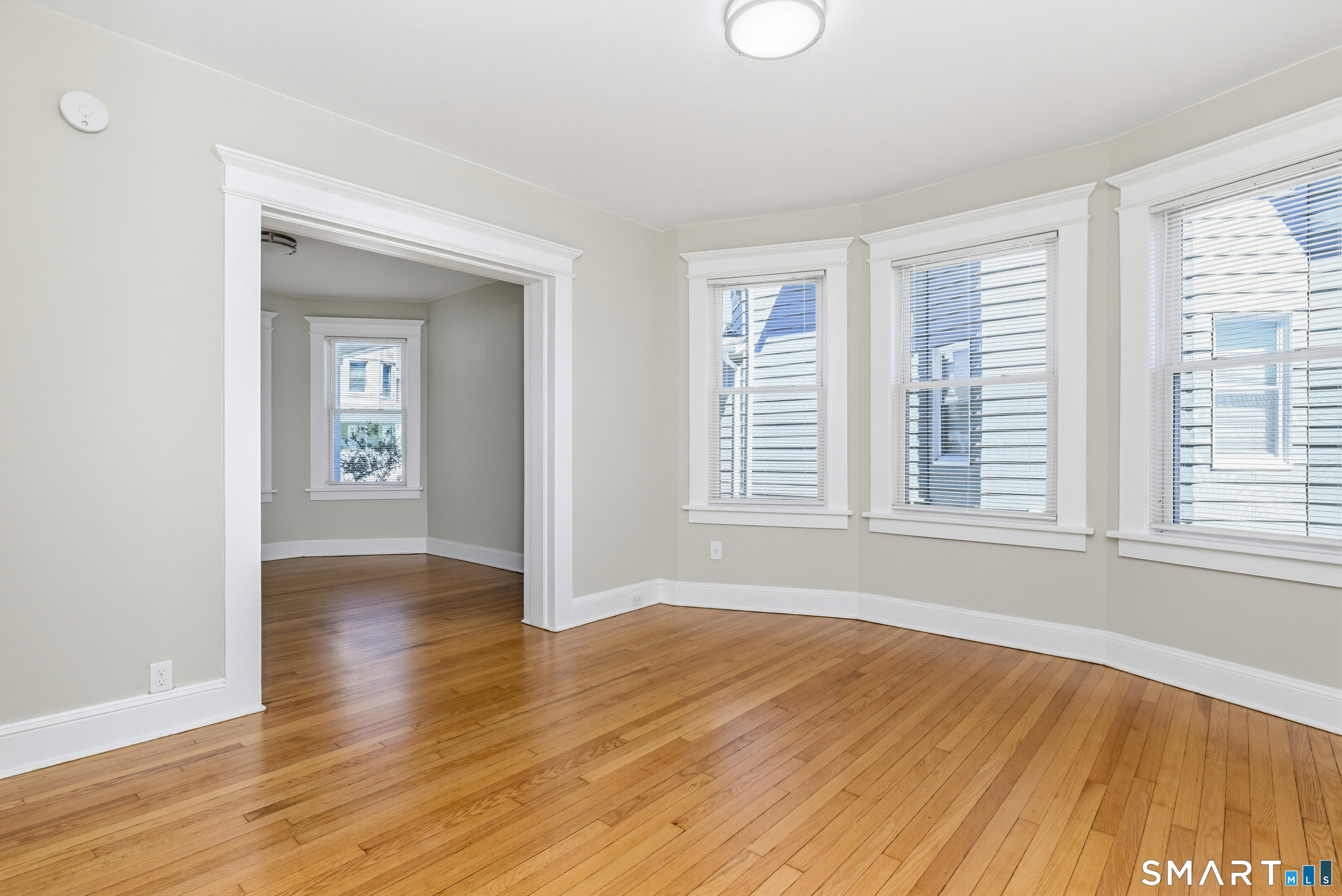 885 Grand Street photo 24